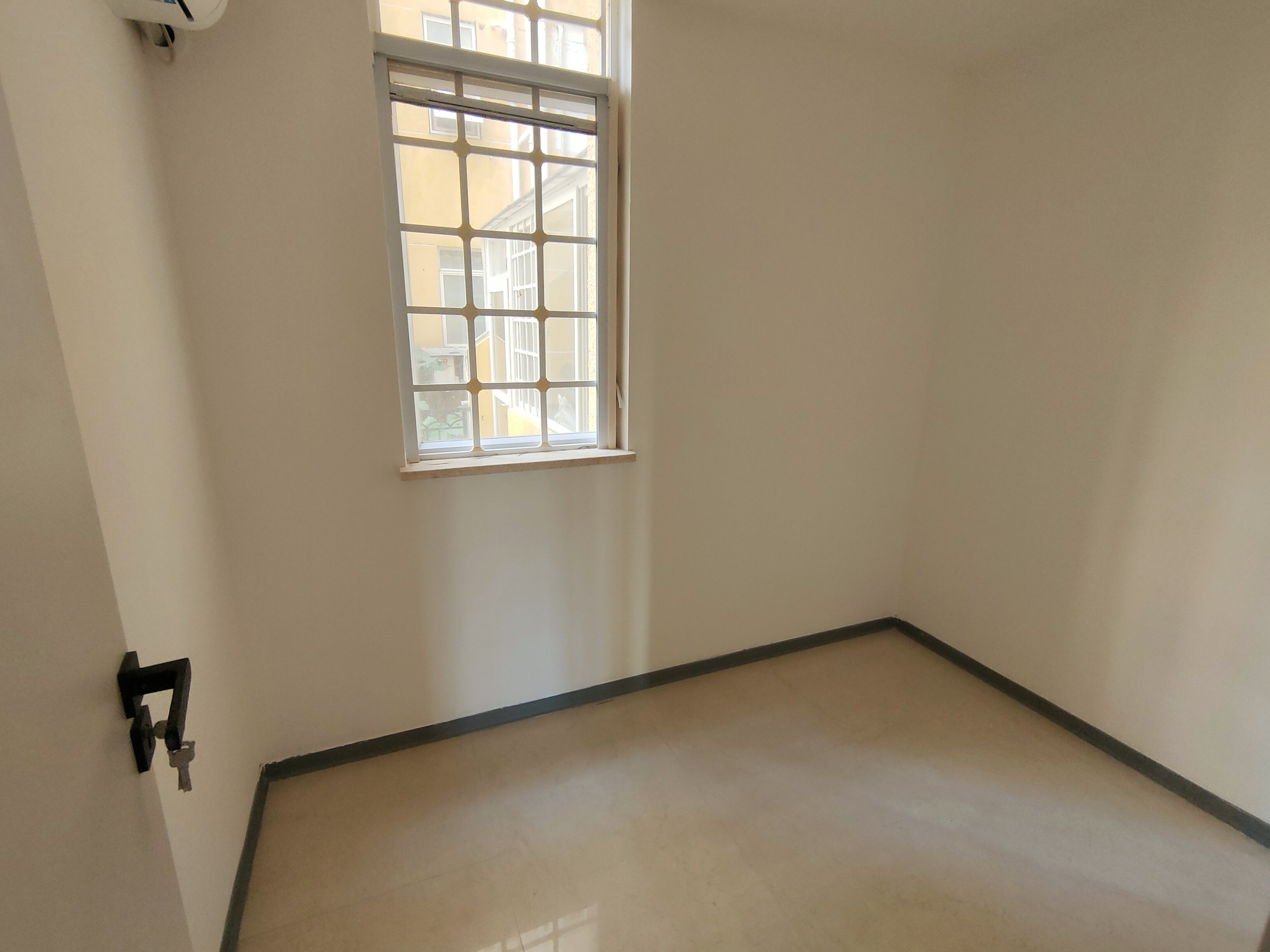 新世界花园一期 4室2厅2卫 352.0万 新世界花园一期 4室2厅2卫 352.0万室内图