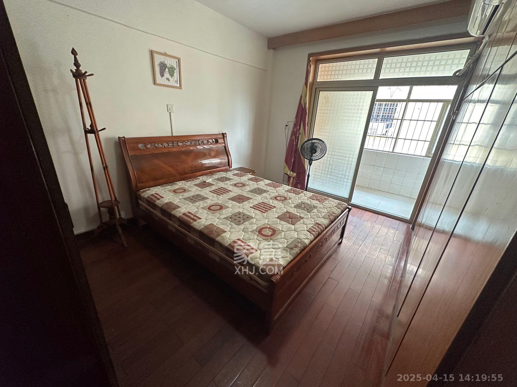 通泰街商居楼 3室2厅1卫 2000.0元/月 通泰街商居楼 3室2厅1卫 2000.0元/月室内图