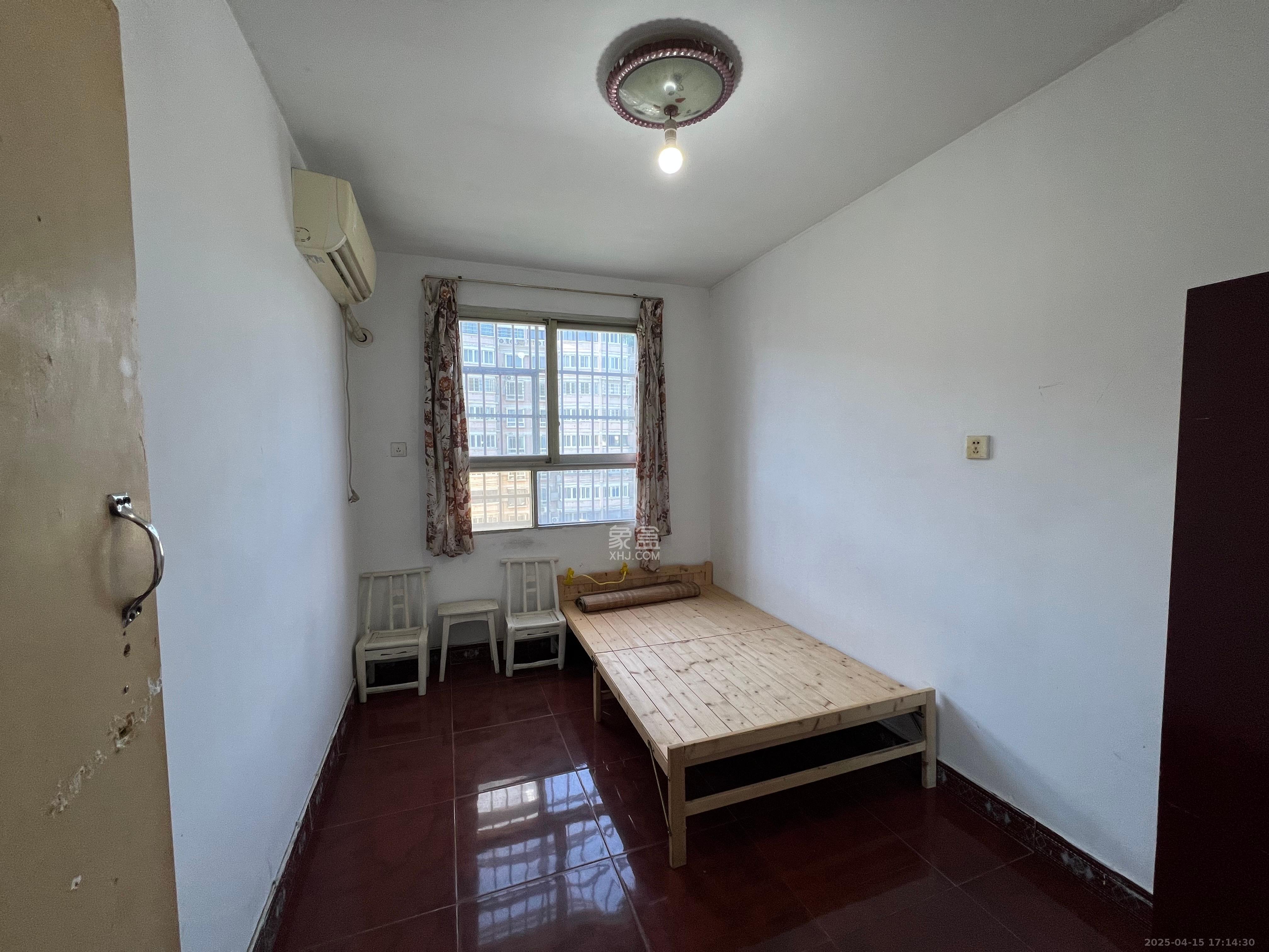 古堆山巷住宅区南湖路宿舍329号 3室1厅1卫 1500.0元/月 古堆山巷住宅区南湖路宿舍329号 3室1厅1卫 1500.0元/月室内图