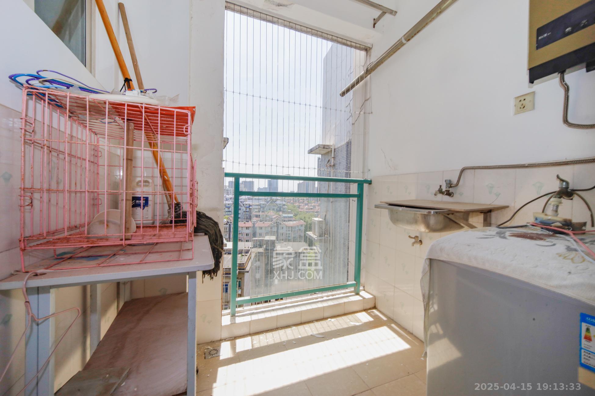 中建桂苑  3室2厅1卫   82.00万阳台