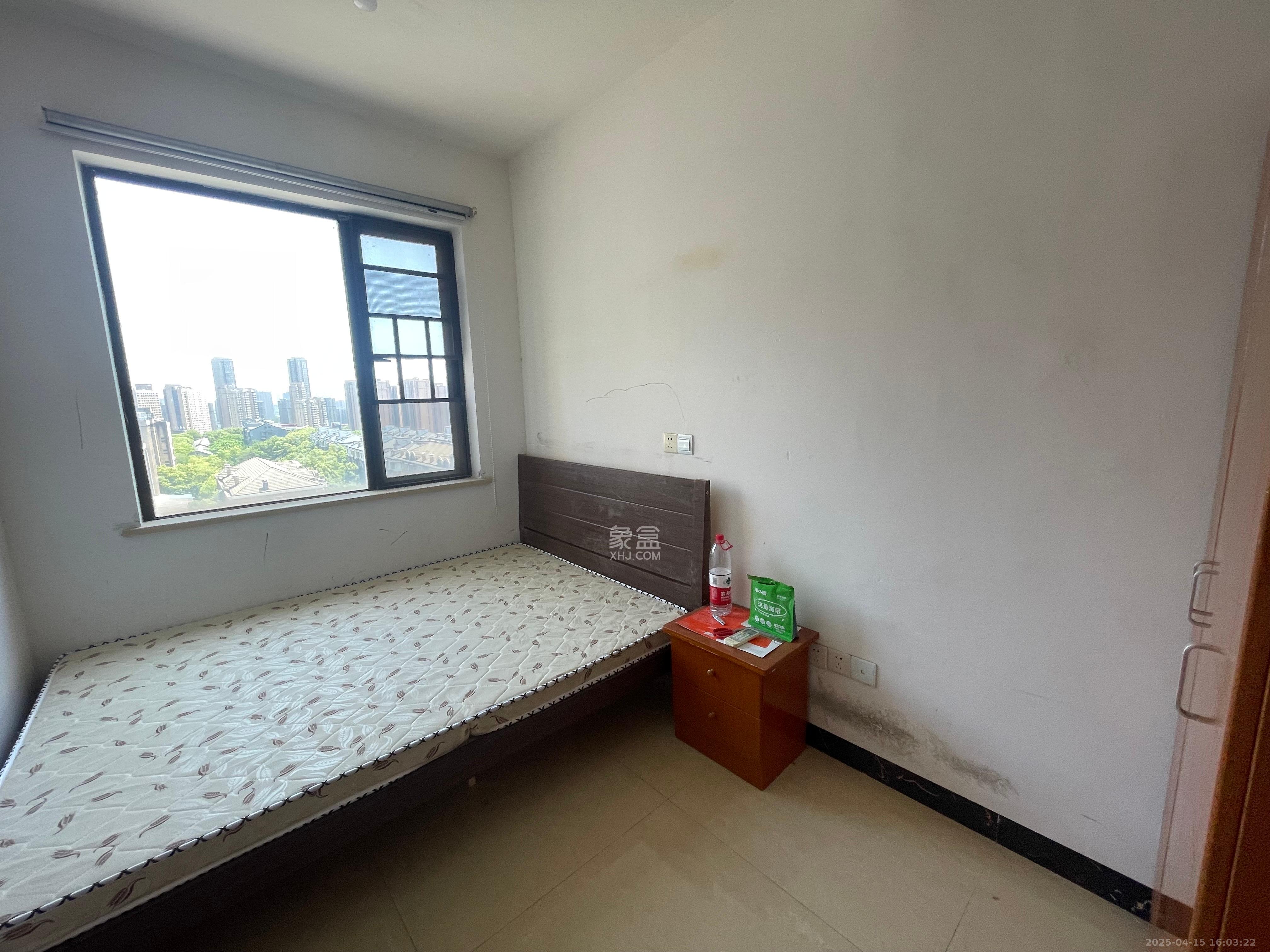 万象美域  3室2厅2卫   1800.00元/月室内图