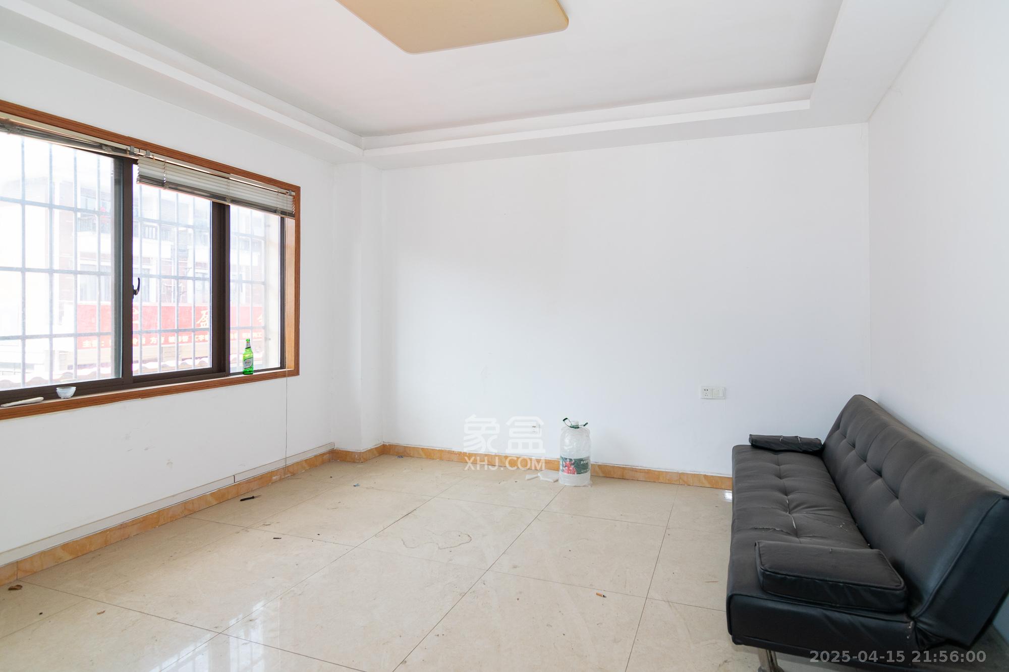 高星物流园  3室2厅3卫    65.0万 高星物流园  3室2厅3卫    65.0万卧室