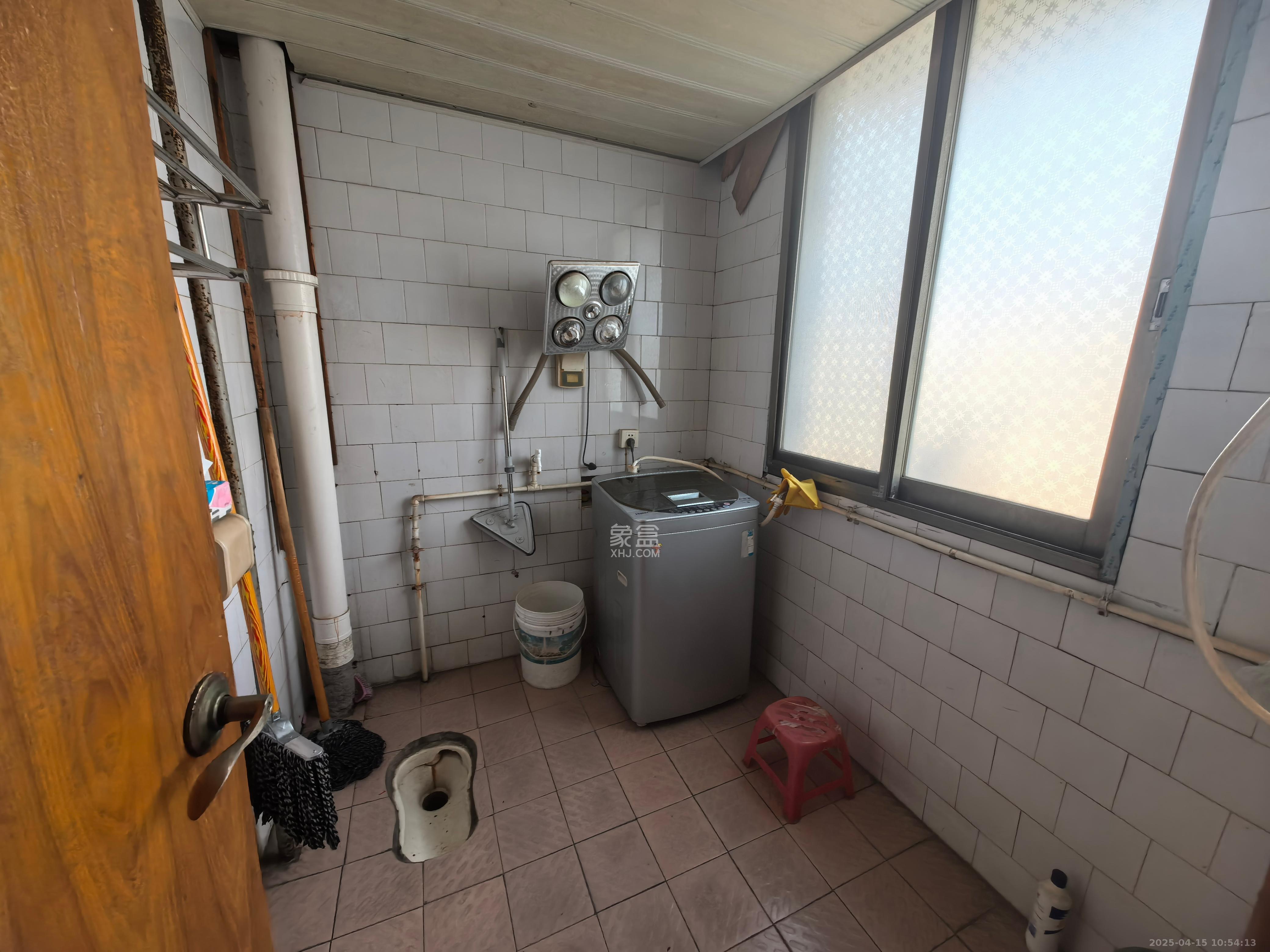 百花小区  3室2厅1卫   900.00元/月室内图