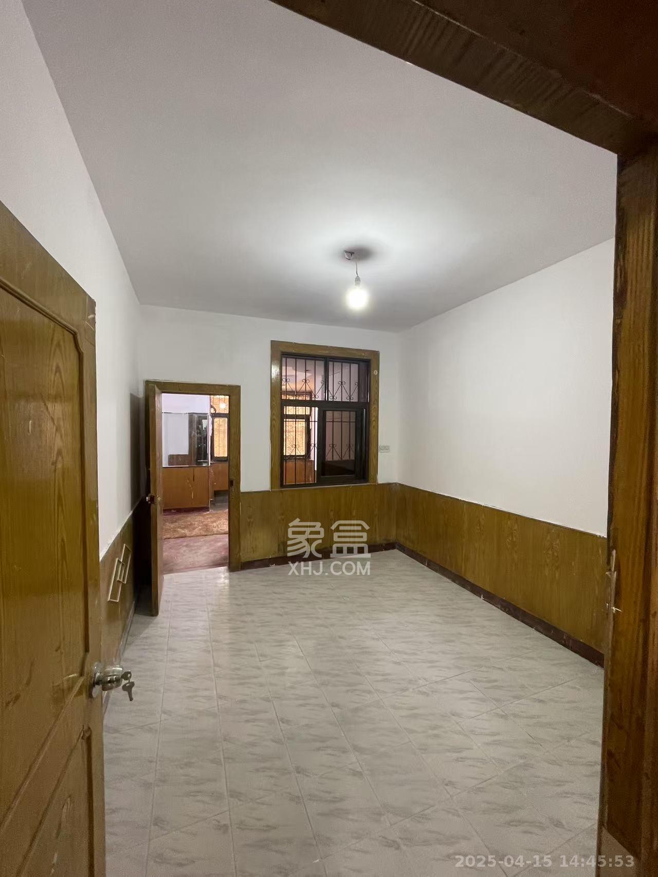 省进出口公司宿舍 4室2厅2卫 1300.0元/月 省进出口公司宿舍 4室2厅2卫 1300.0元/月室内图