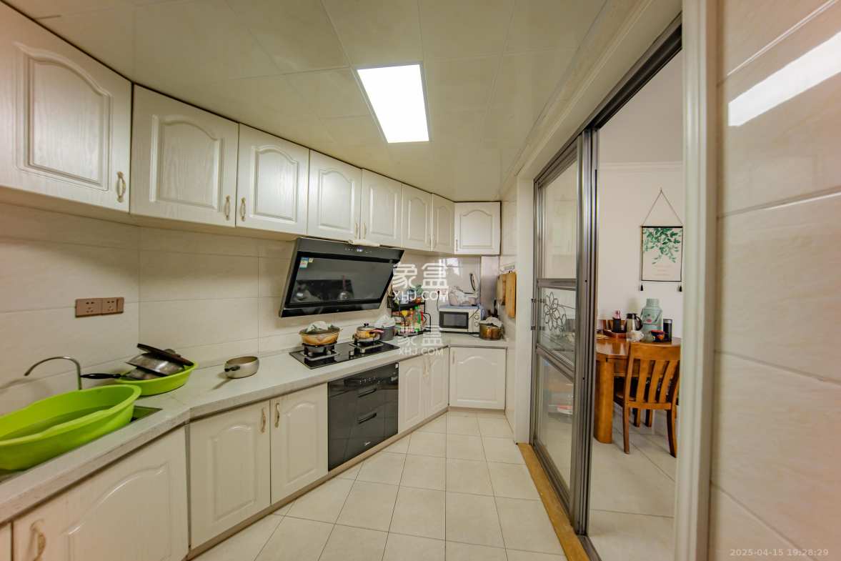 华润橡树湾  2室2厅1卫    59.0万 华润橡树湾  2室2厅1卫    59.0万厨房