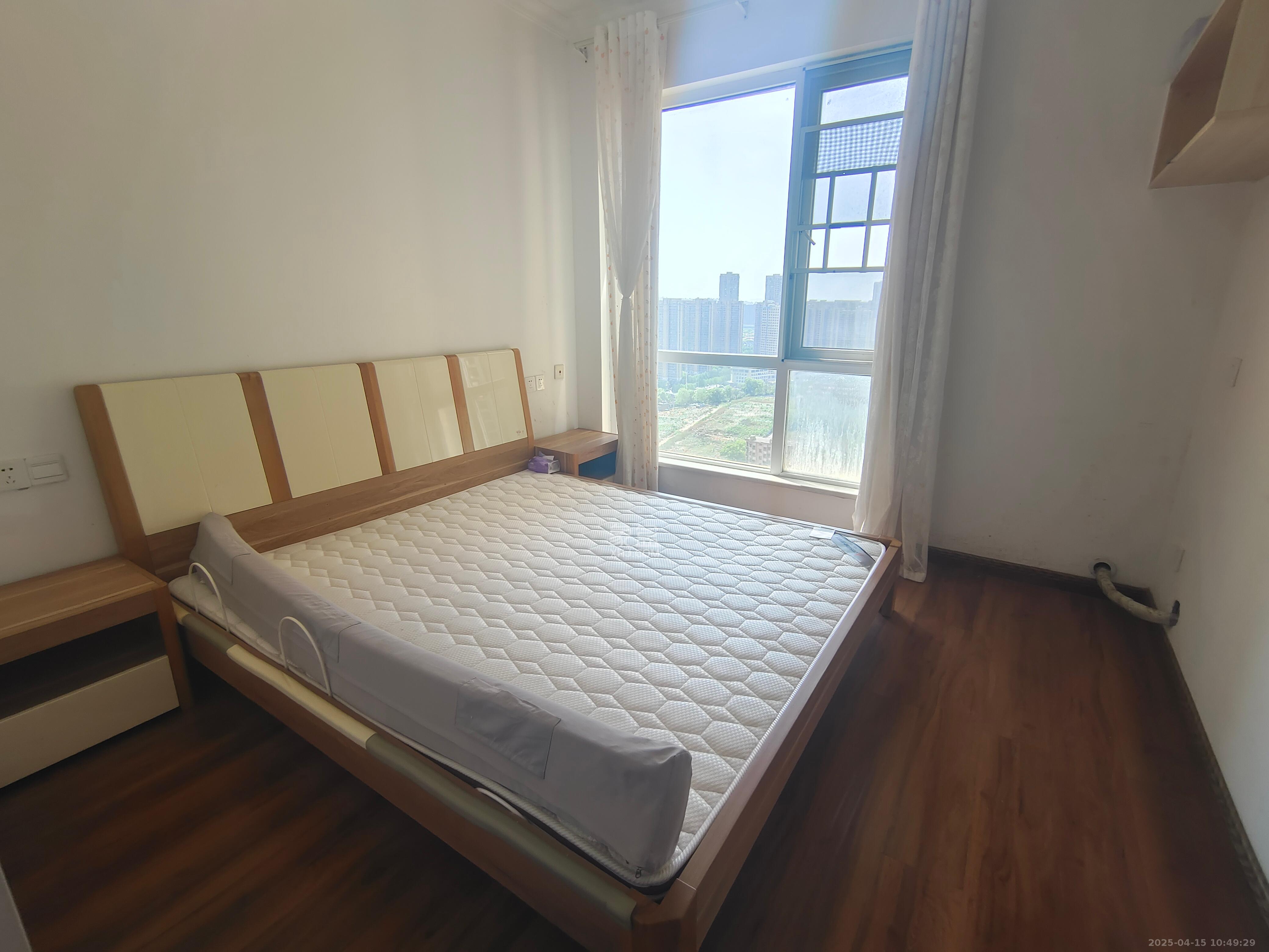 蓝光幸福满庭 4室2厅2卫 3200.0元/月 蓝光幸福满庭 4室2厅2卫 3200.0元/月室内图