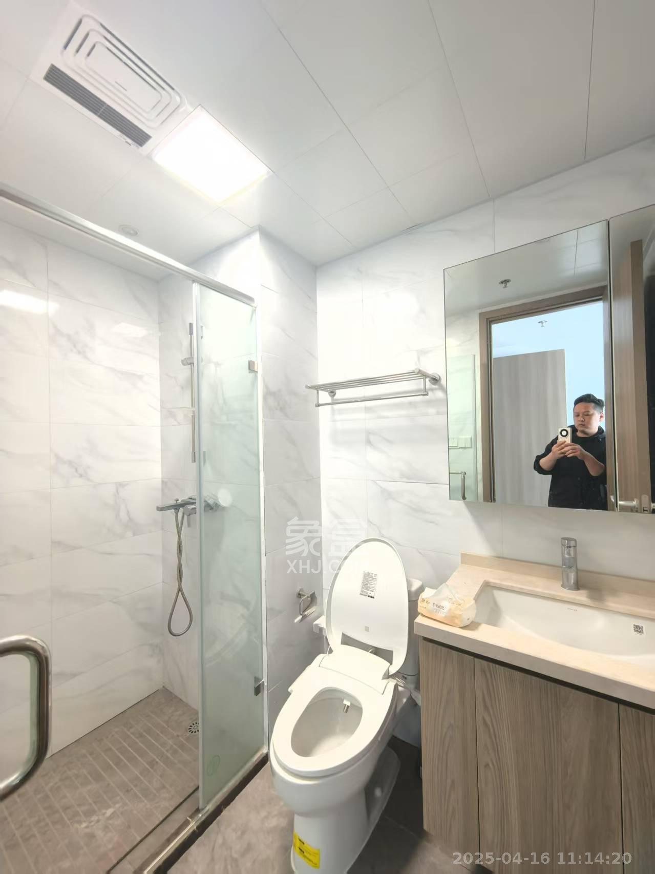 越秀悦湖台  4室2厅2卫   4500.00元/月室内图
