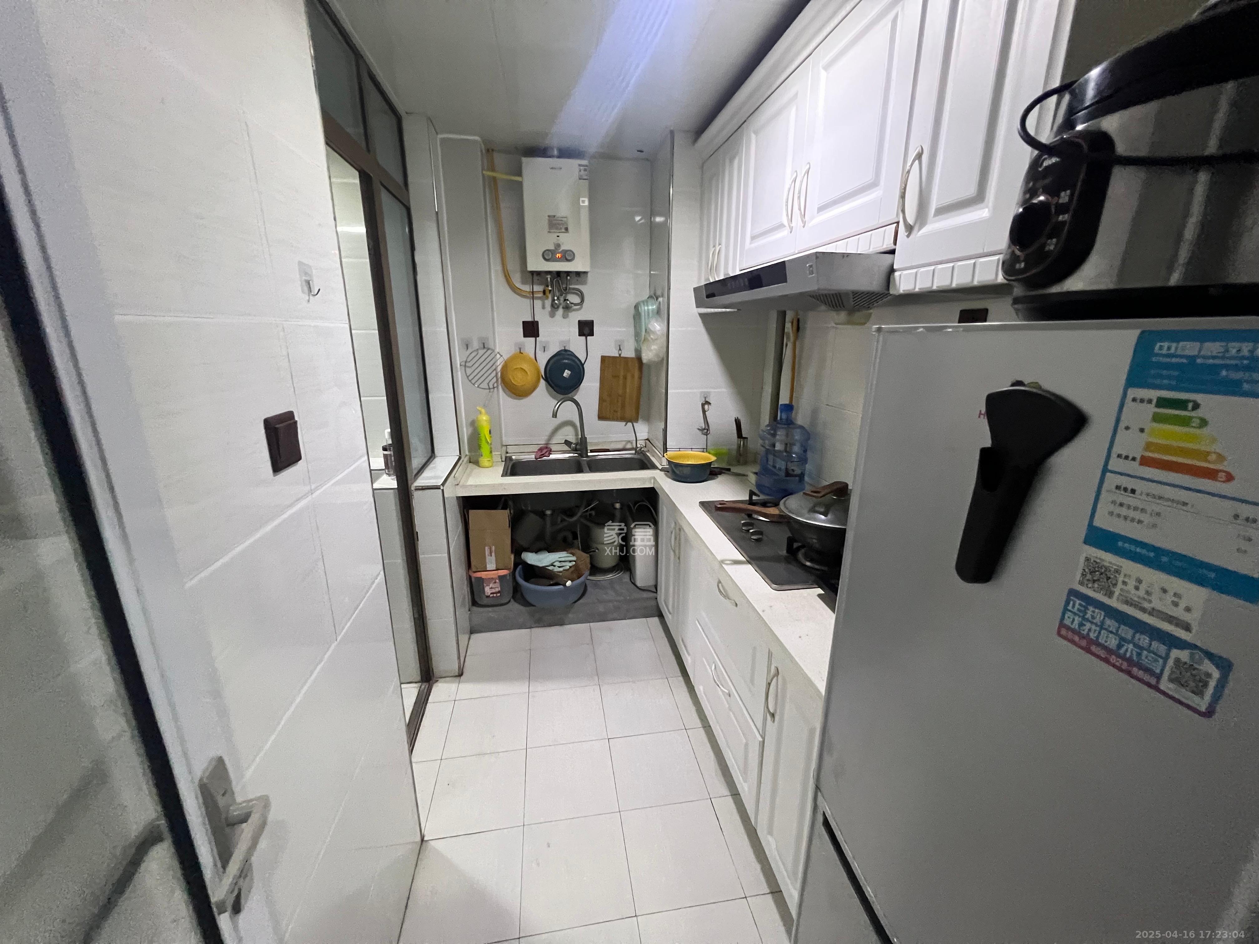 世茂铂翠湾一期  2室2厅1卫    2800.0元/月 世茂铂翠湾一期  2室2厅1卫    2800.0元/月室内图