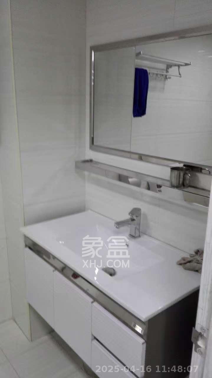 蓝湾国际广场  1室1厅1卫   1600.00元/月
