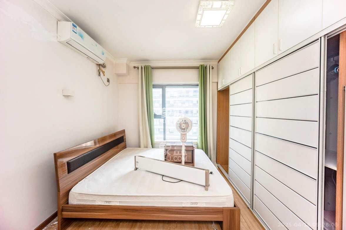 东怡外国(南湖一号)  2室1厅1卫    2600.0元/月 东怡外国(南湖一号)  2室1厅1卫    2600.0元/月室内图