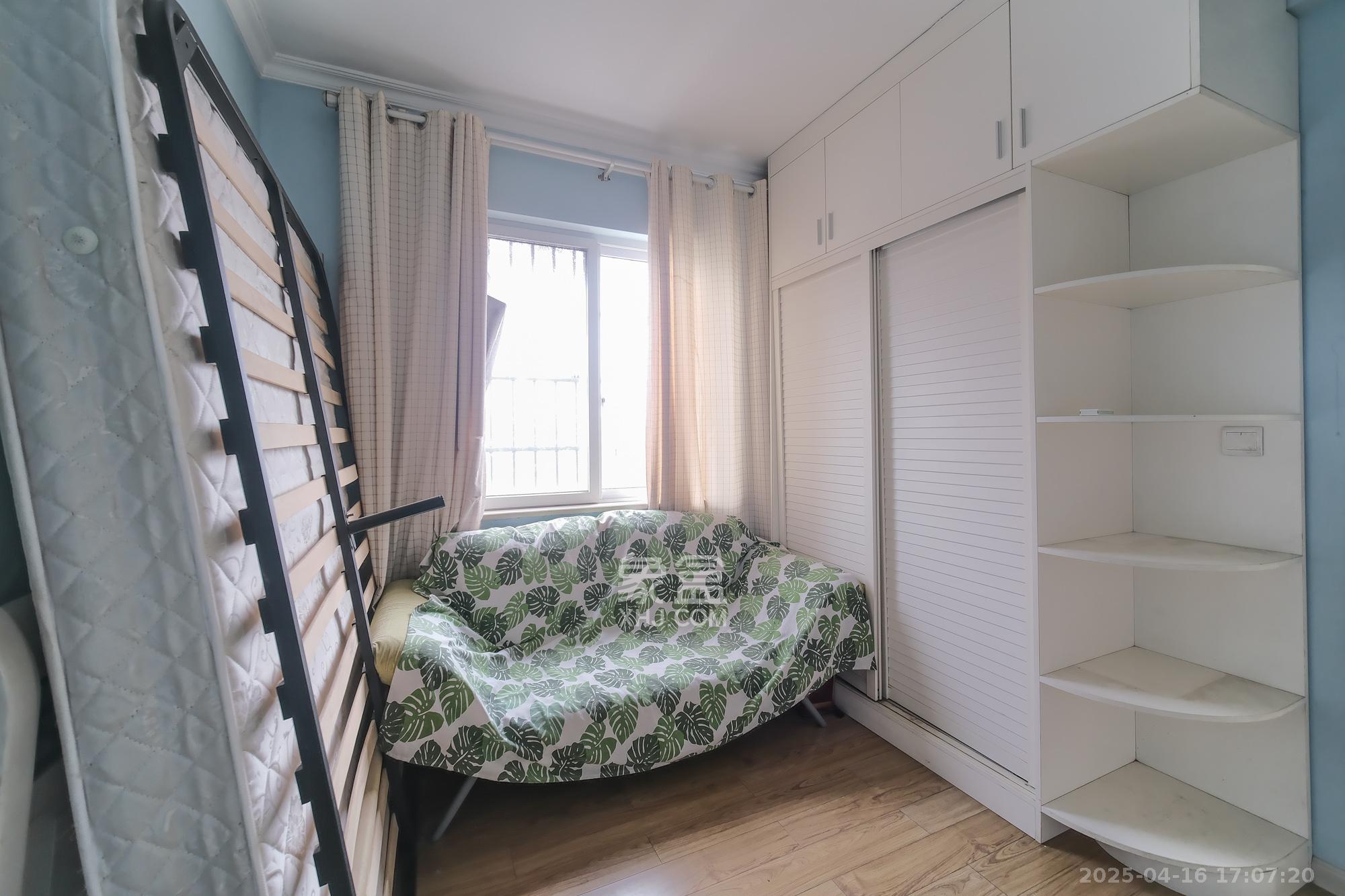 世景华庭 2室2厅1卫 45.0万 世景华庭 2室2厅1卫 45.0万卧室