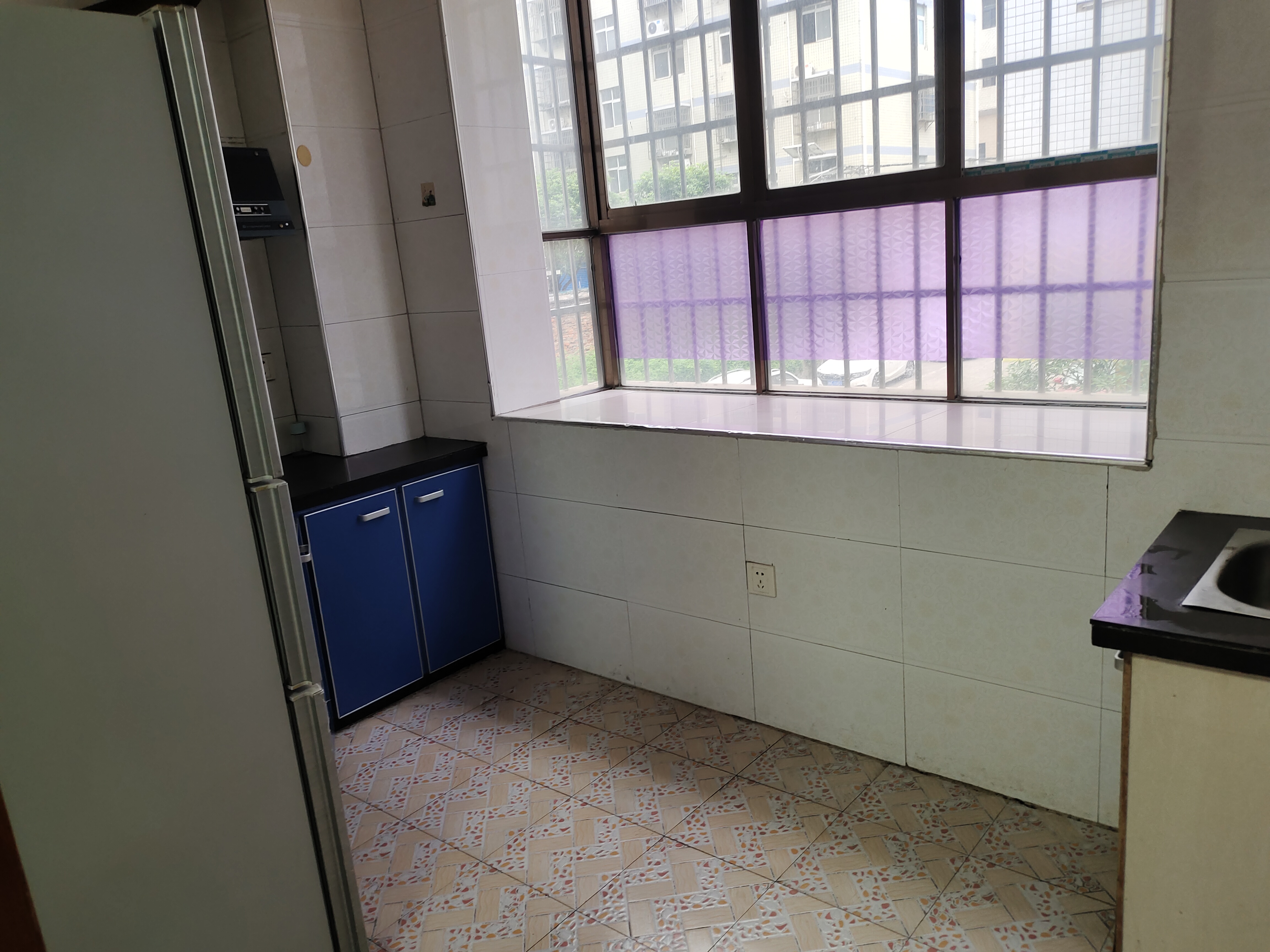 罗家小区西区 1室1厅1卫 550.0元/月 罗家小区西区 1室1厅1卫 550.0元/月室内图