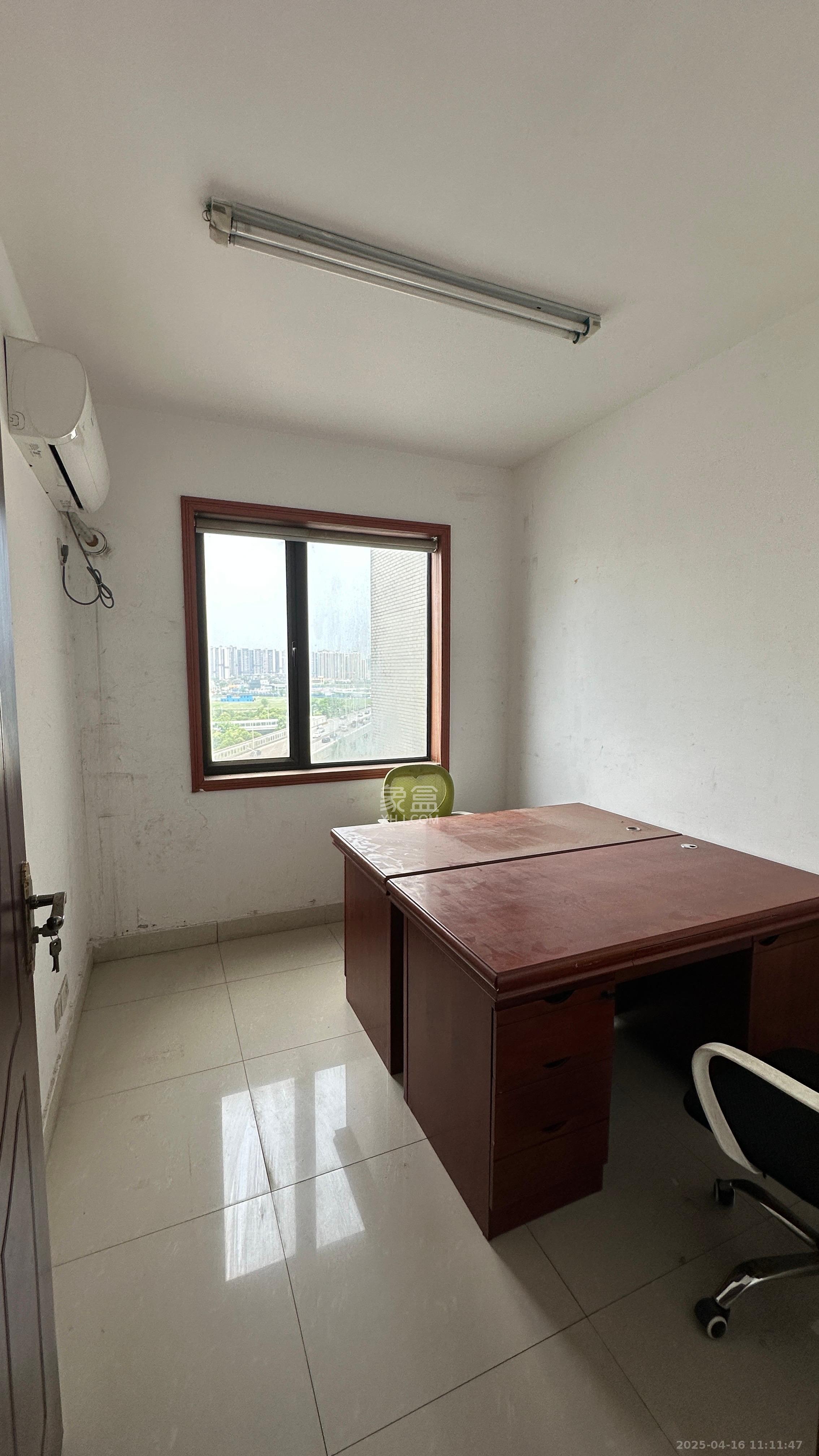 上东辛顿公寓 4室2厅2卫 3500.0元/月 上东辛顿公寓 4室2厅2卫 3500.0元/月室内图