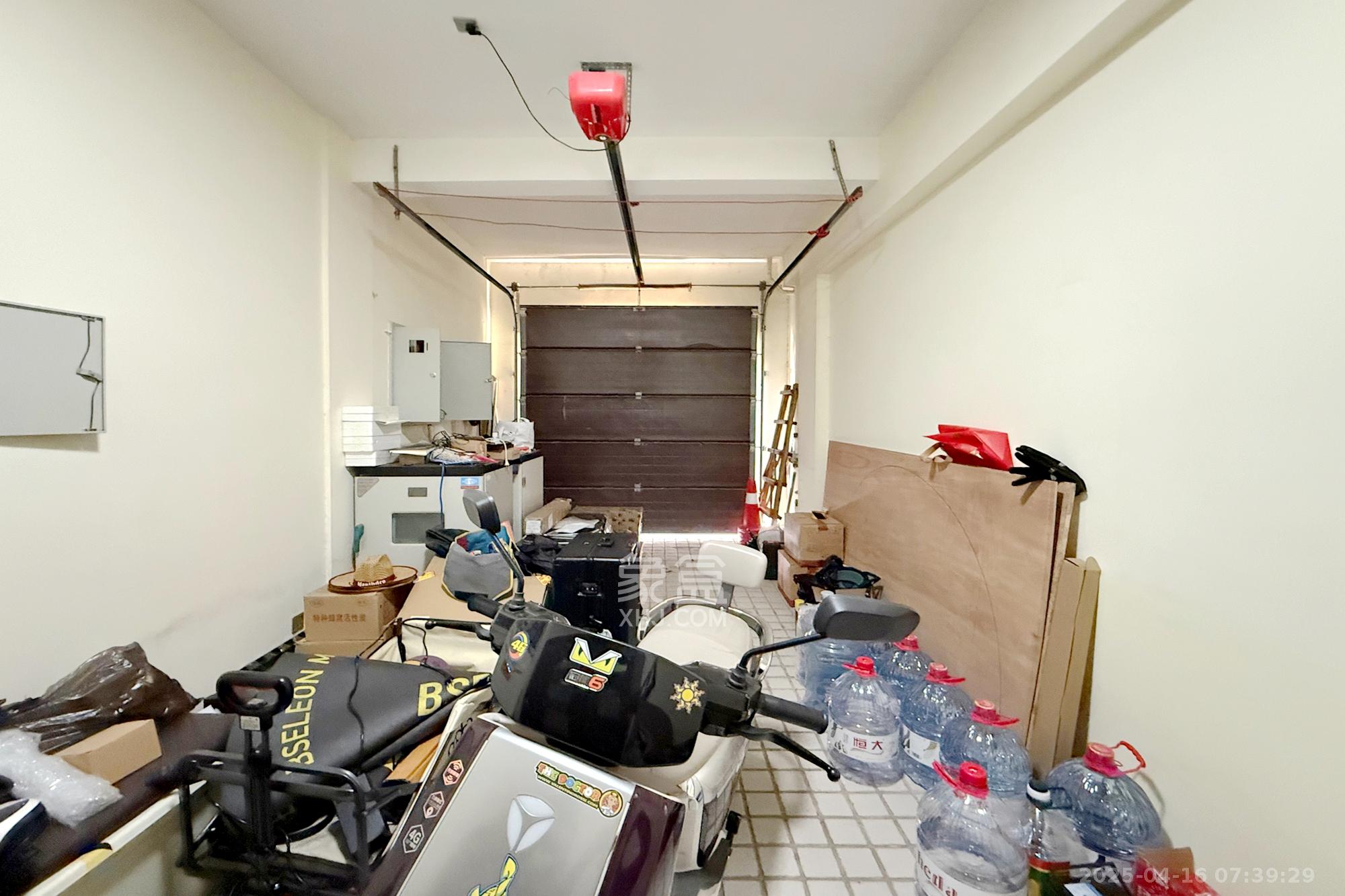 金地三千府(金地湖山樾、金地自在城) 5室3厅4卫 498.0万 金地三千府(金地湖山樾、金地自在城) 5室3厅4卫 498.0万其他