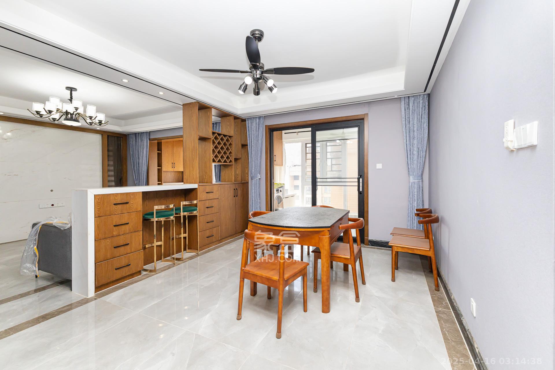 润和又一城 4室2厅2卫 92.0万 润和又一城 4室2厅2卫 92.0万客厅