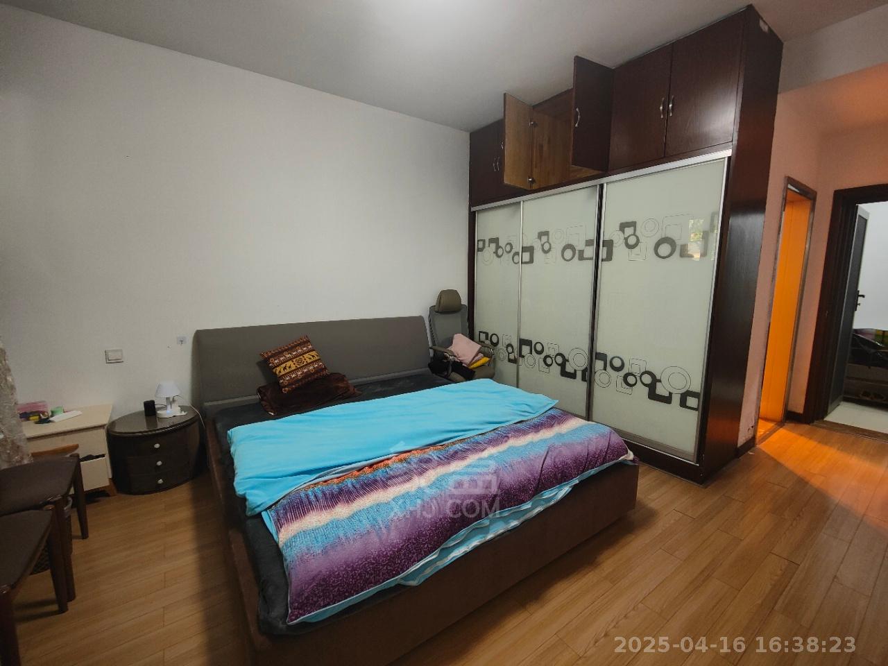 颐景园  3室2厅2卫   1800.00元/月室内图