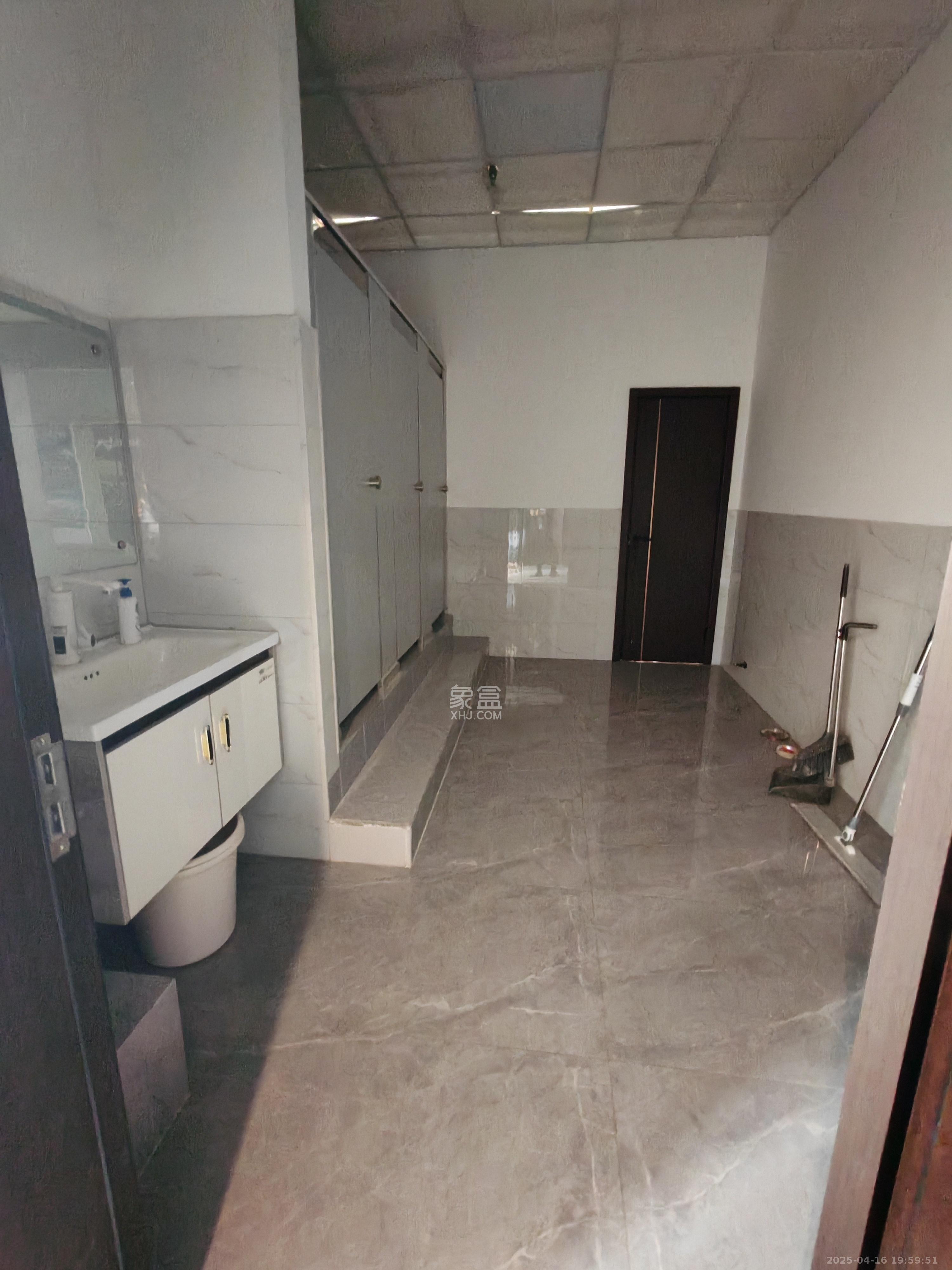 旭辉汇樾城 1室1厅1卫 1400.0元/月 旭辉汇樾城 1室1厅1卫 1400.0元/月室内图