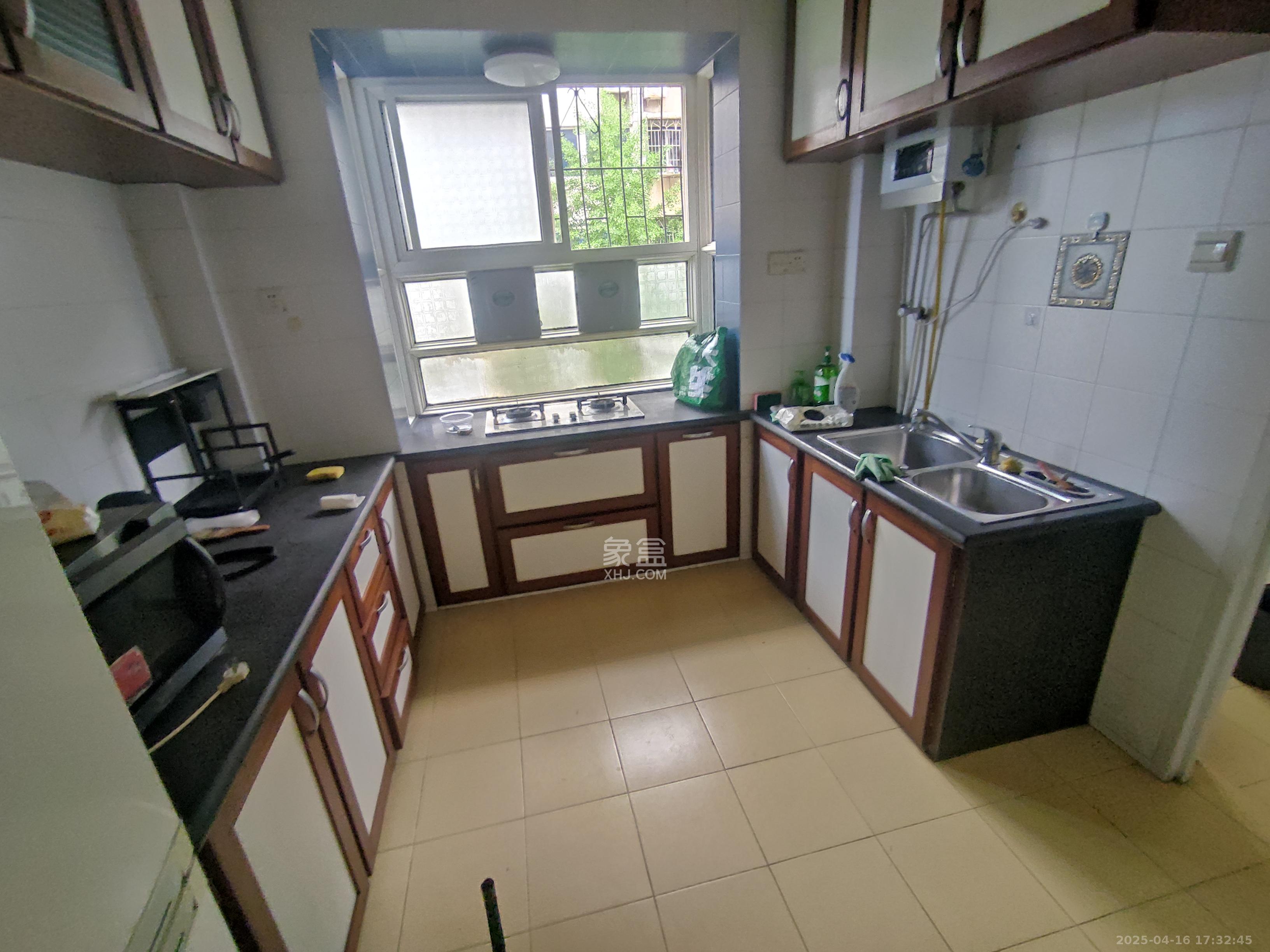 环达公寓  3室2厅1卫    2000.0元/月 环达公寓  3室2厅1卫    2000.0元/月室内图