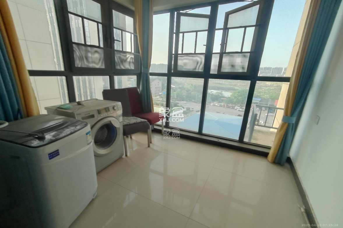 枫林雅苑(雷锋机电市场二期) 4室2厅2卫 2400.0元/月 枫林雅苑(雷锋机电市场二期) 4室2厅2卫 2400.0元/月室内图