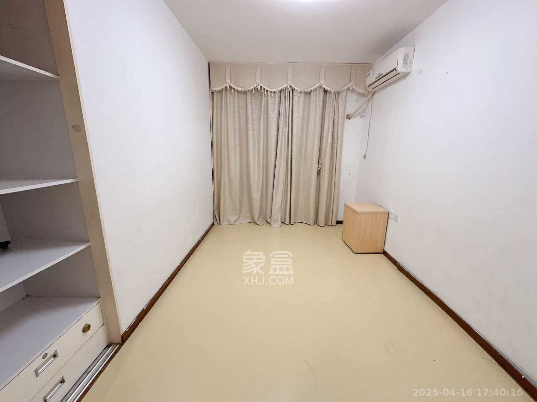 欧陆经典  3室2厅1卫   4800.00元/月室内图