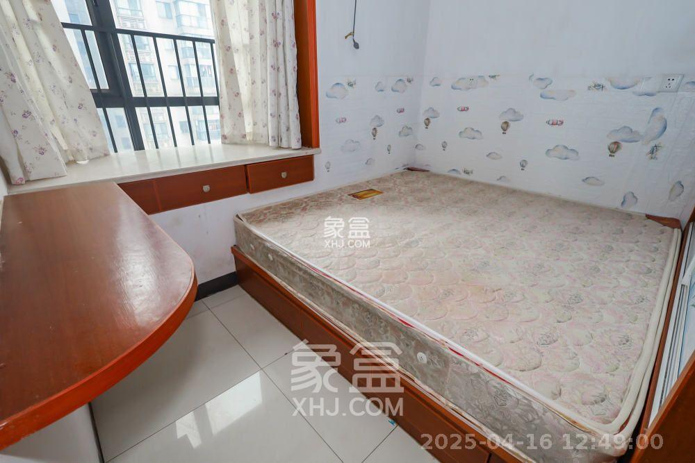 莱茵城  3室2厅1卫    1900.0元/月室内图