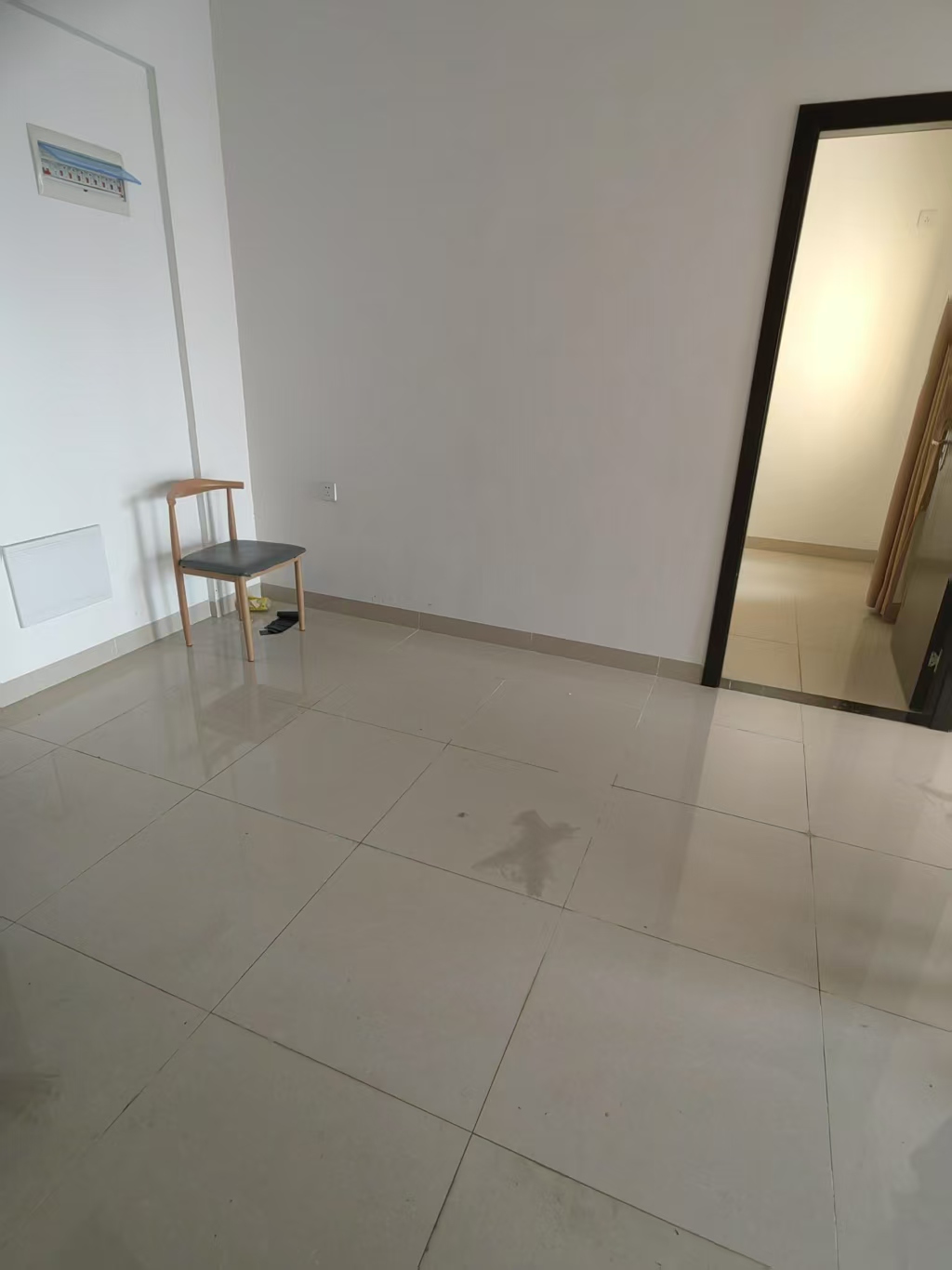滨海新城Z01地块（八灶街）  1室0厅0卫   2200.00元/月室内图