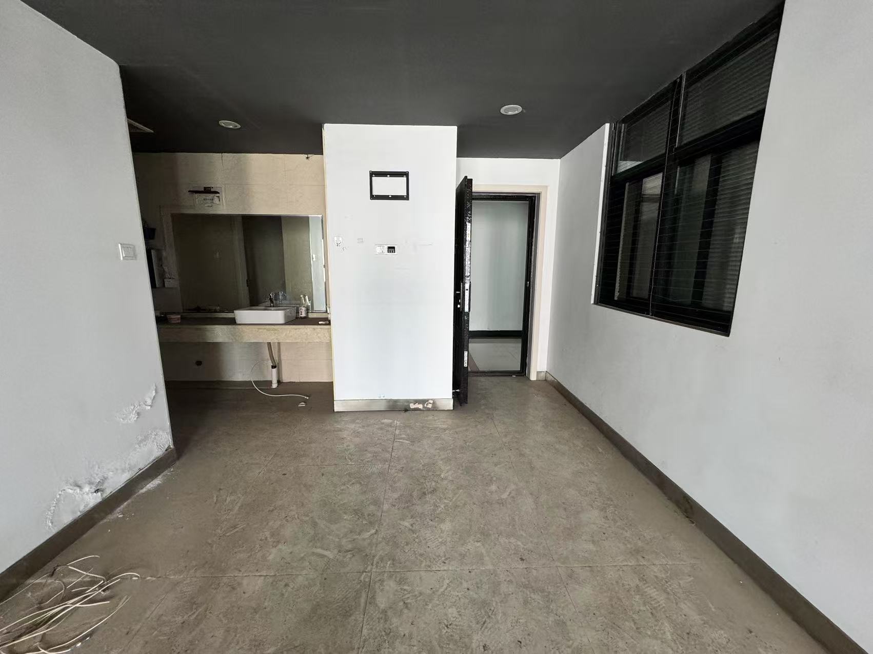 慈善大厦  1室1厅1卫    27.0万 慈善大厦  1室1厅1卫    27.0万室内图