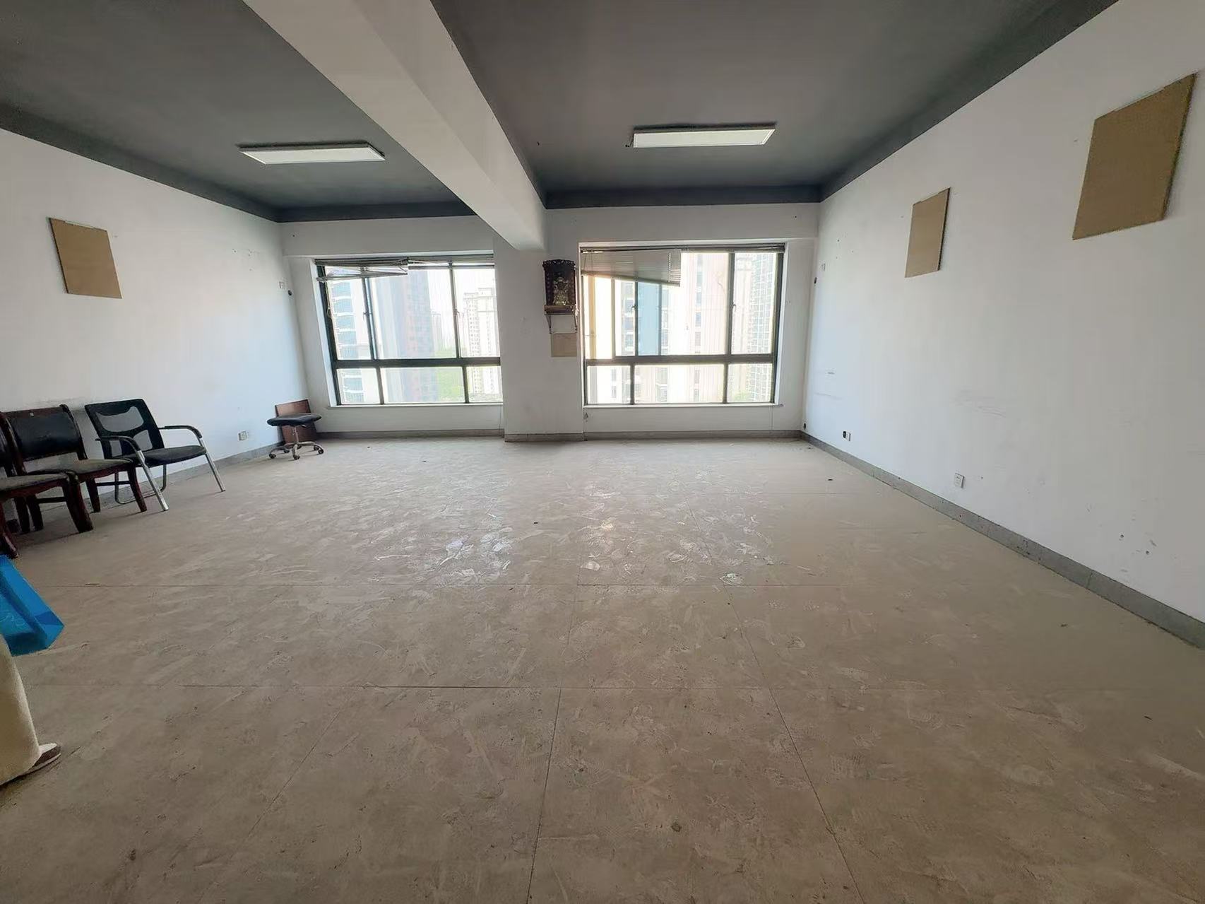 慈善大厦  1室0厅0卫    25.0万 慈善大厦  1室0厅0卫    25.0万