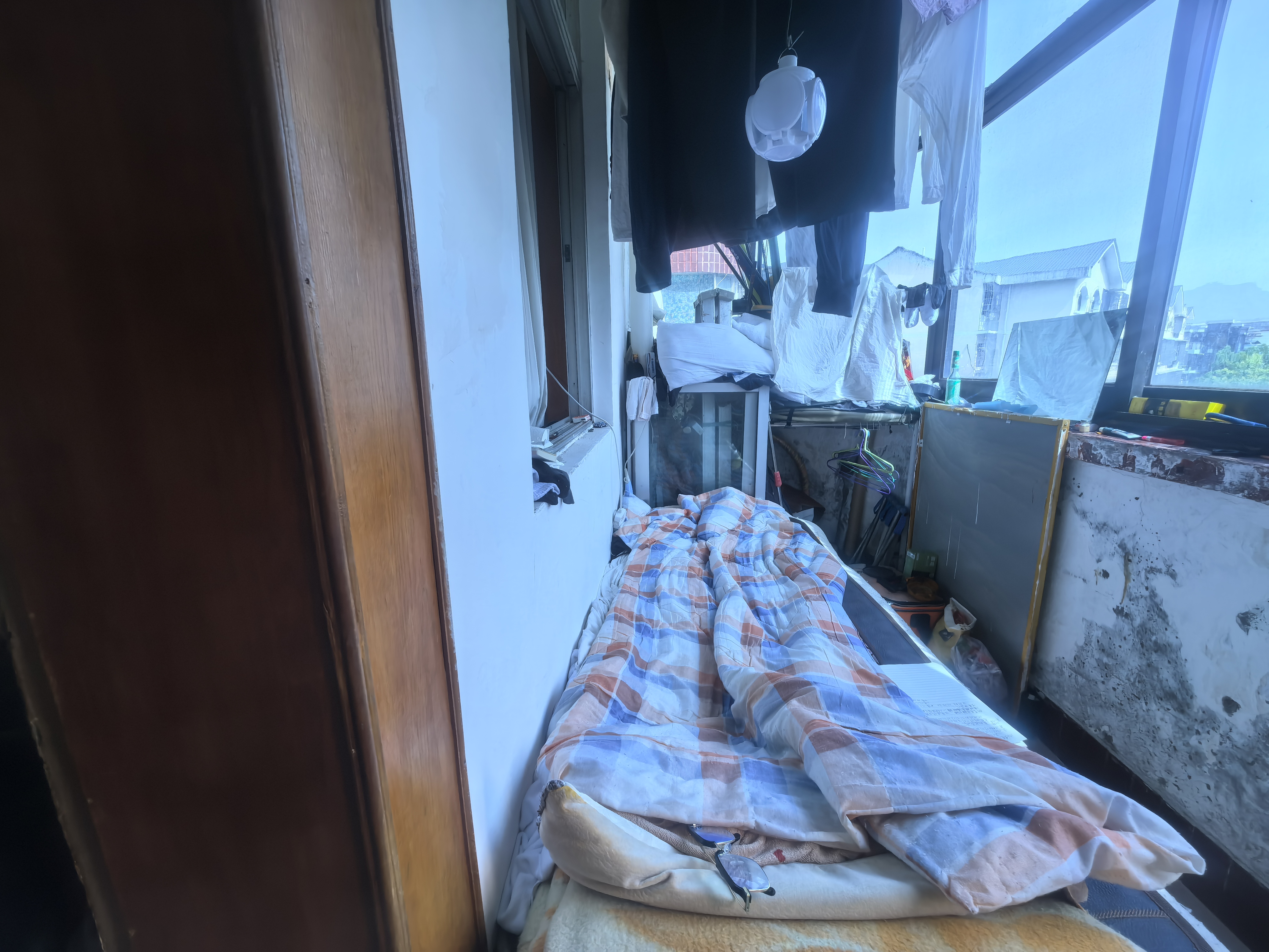 市委二号院 2室2厅1卫 31.8万 市委二号院 2室2厅1卫 31.8万客厅