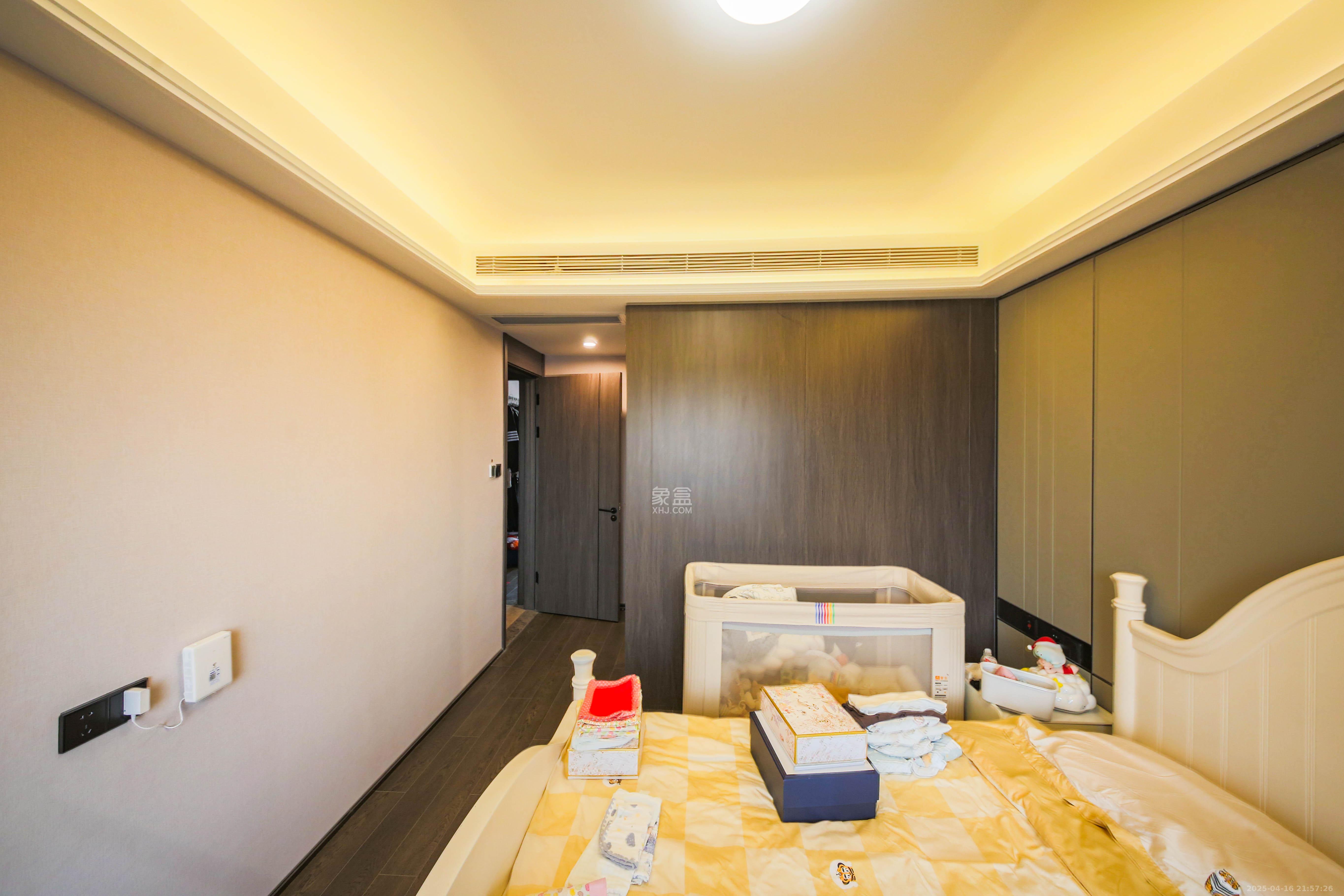 印湘江二（印江雅居）  4室2厅2卫   238.00万卧室