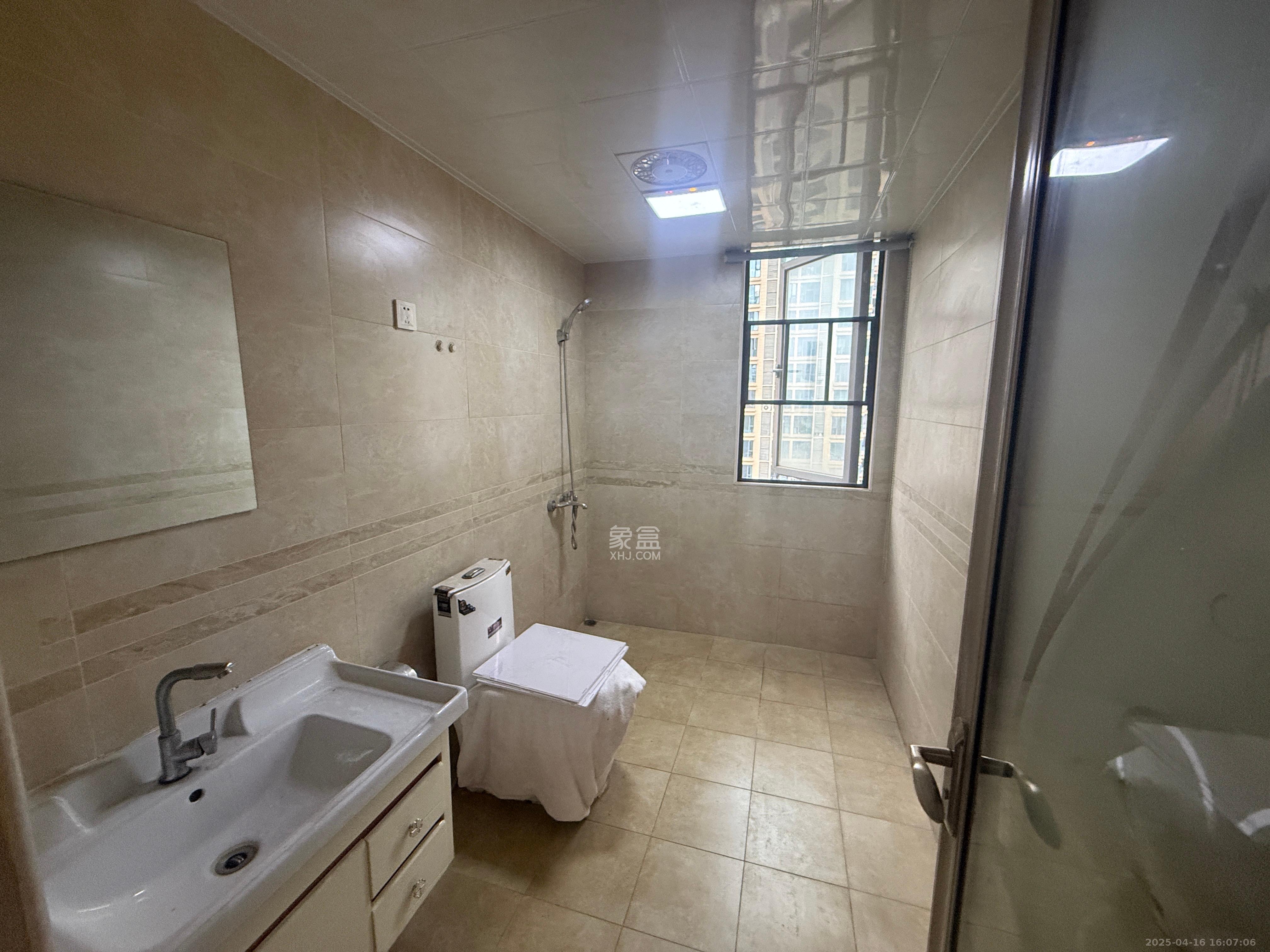 雨花公馆(紫苔名苑) 4室2厅2卫 3700.0元/月 雨花公馆(紫苔名苑) 4室2厅2卫 3700.0元/月室内图