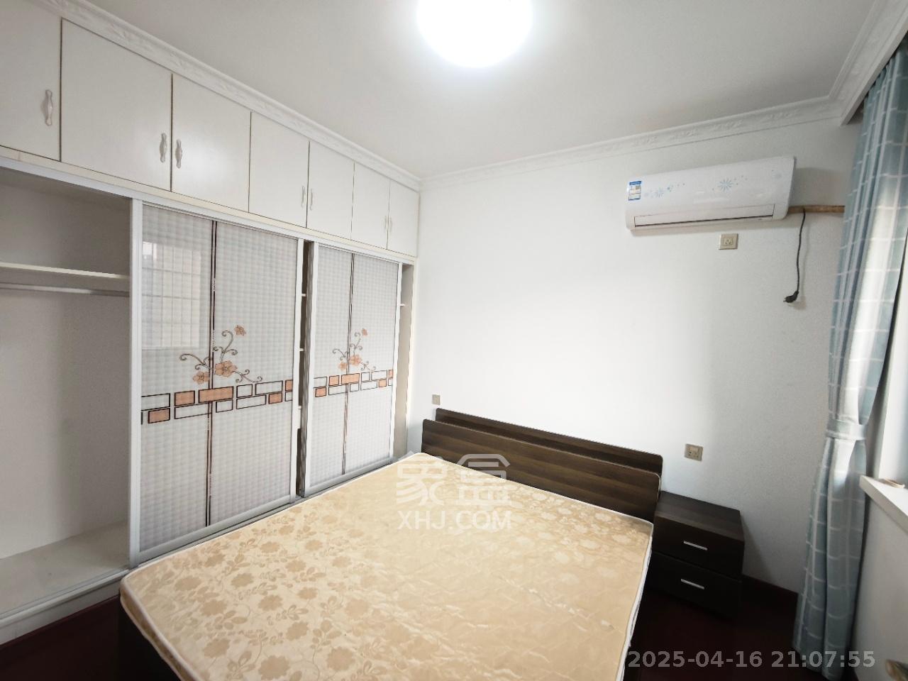 绿地新都会  3室2厅2卫    2200.0元/月室内图