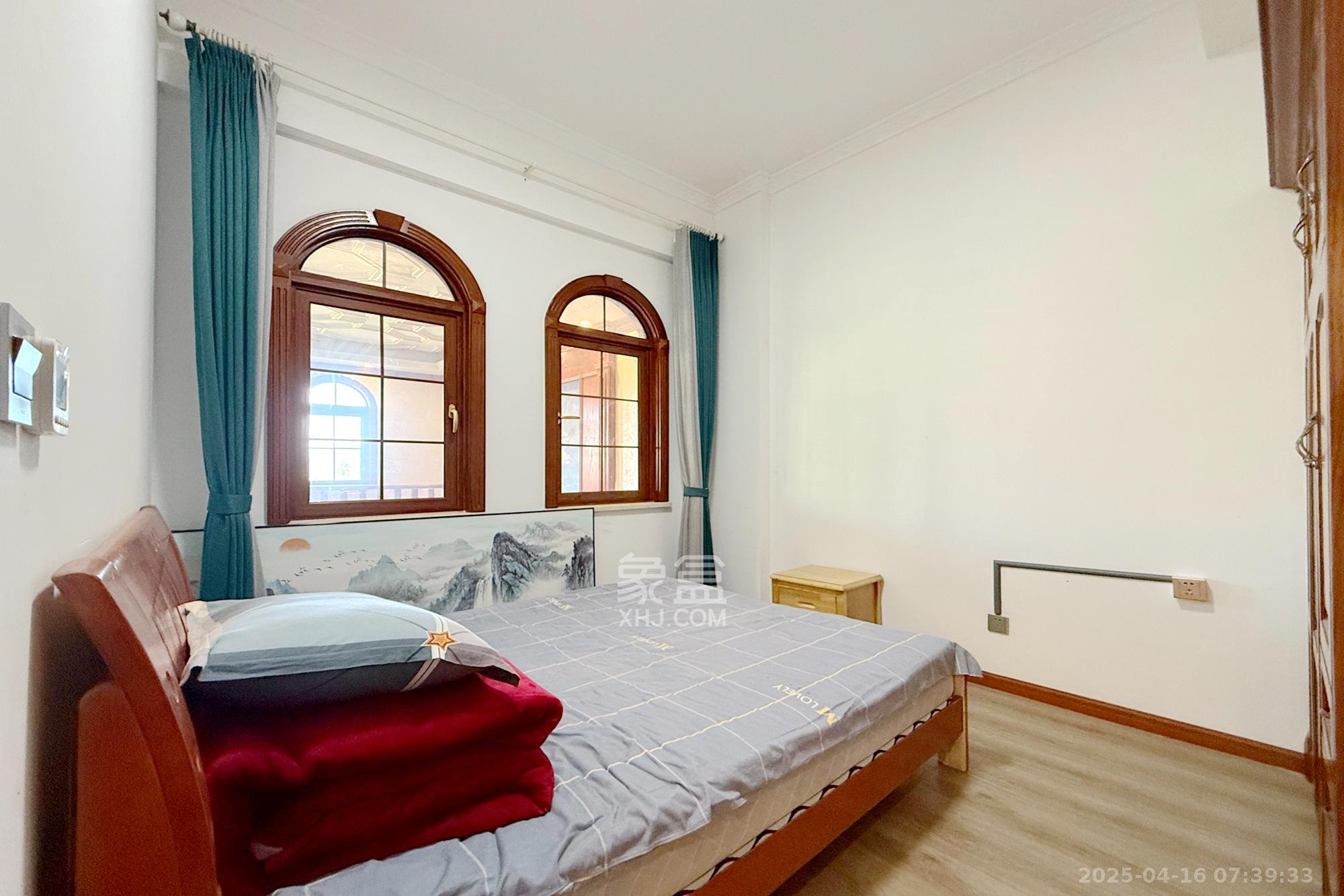 金地三千府(金地湖山樾、金地自在城) 5室3厅4卫 498.0万 金地三千府(金地湖山樾、金地自在城) 5室3厅4卫 498.0万卧室