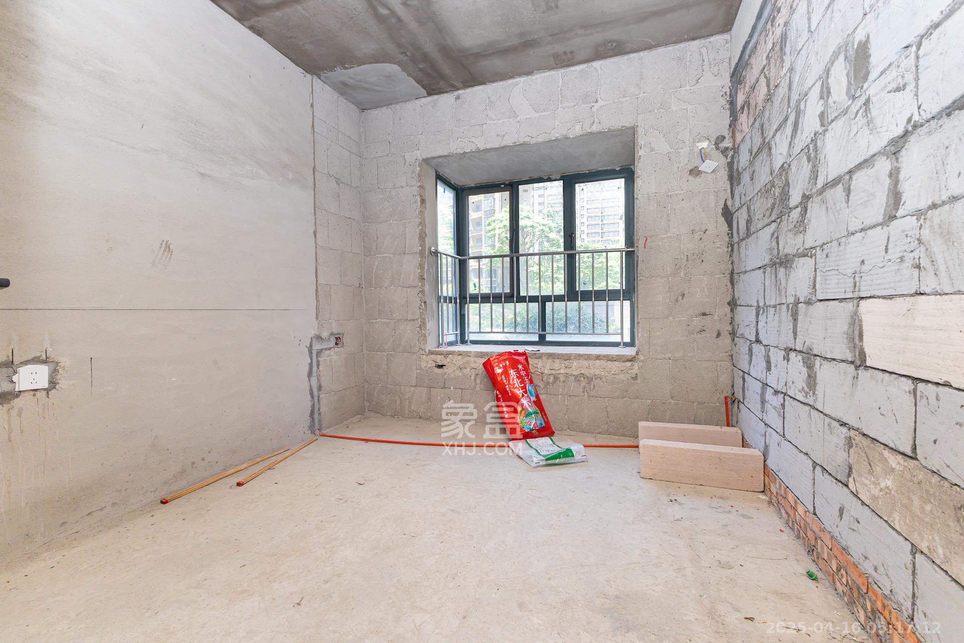 金湘苑(星澜之悦) 4室2厅2卫 62.0万 金湘苑(星澜之悦) 4室2厅2卫 62.0万卧室