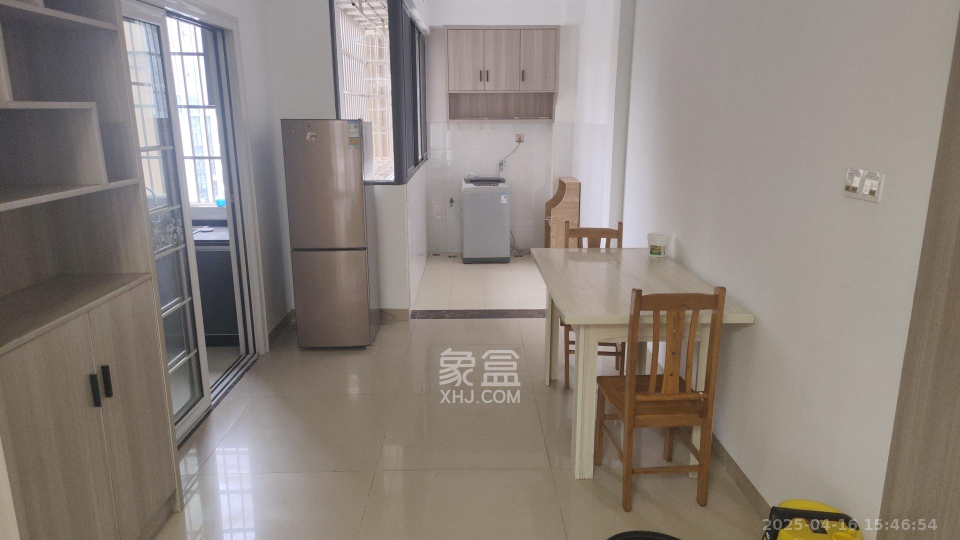 嘉顺苑 5室2厅2卫 2700.0元/月 嘉顺苑 5室2厅2卫 2700.0元/月室内图