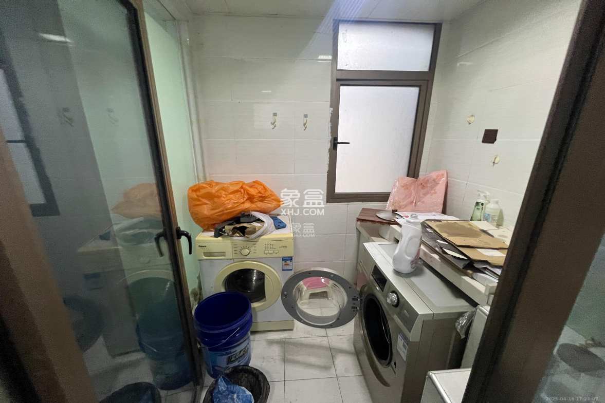 世茂铂翠湾一期  2室2厅1卫    2800.0元/月 世茂铂翠湾一期  2室2厅1卫    2800.0元/月室内图