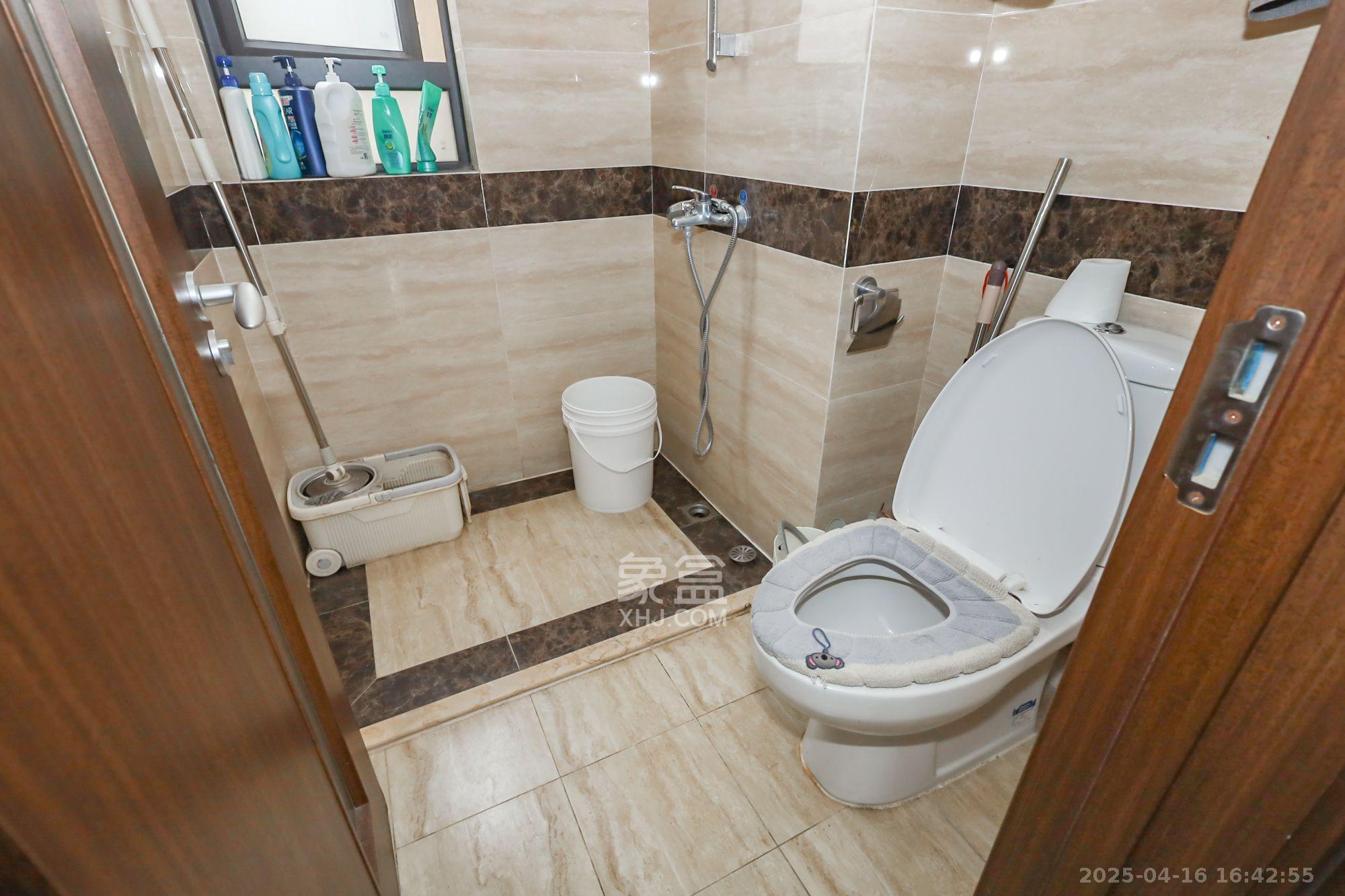 万科里金域国际 3室2厅2卫 3500.0元/月 万科里金域国际 3室2厅2卫 3500.0元/月室内图