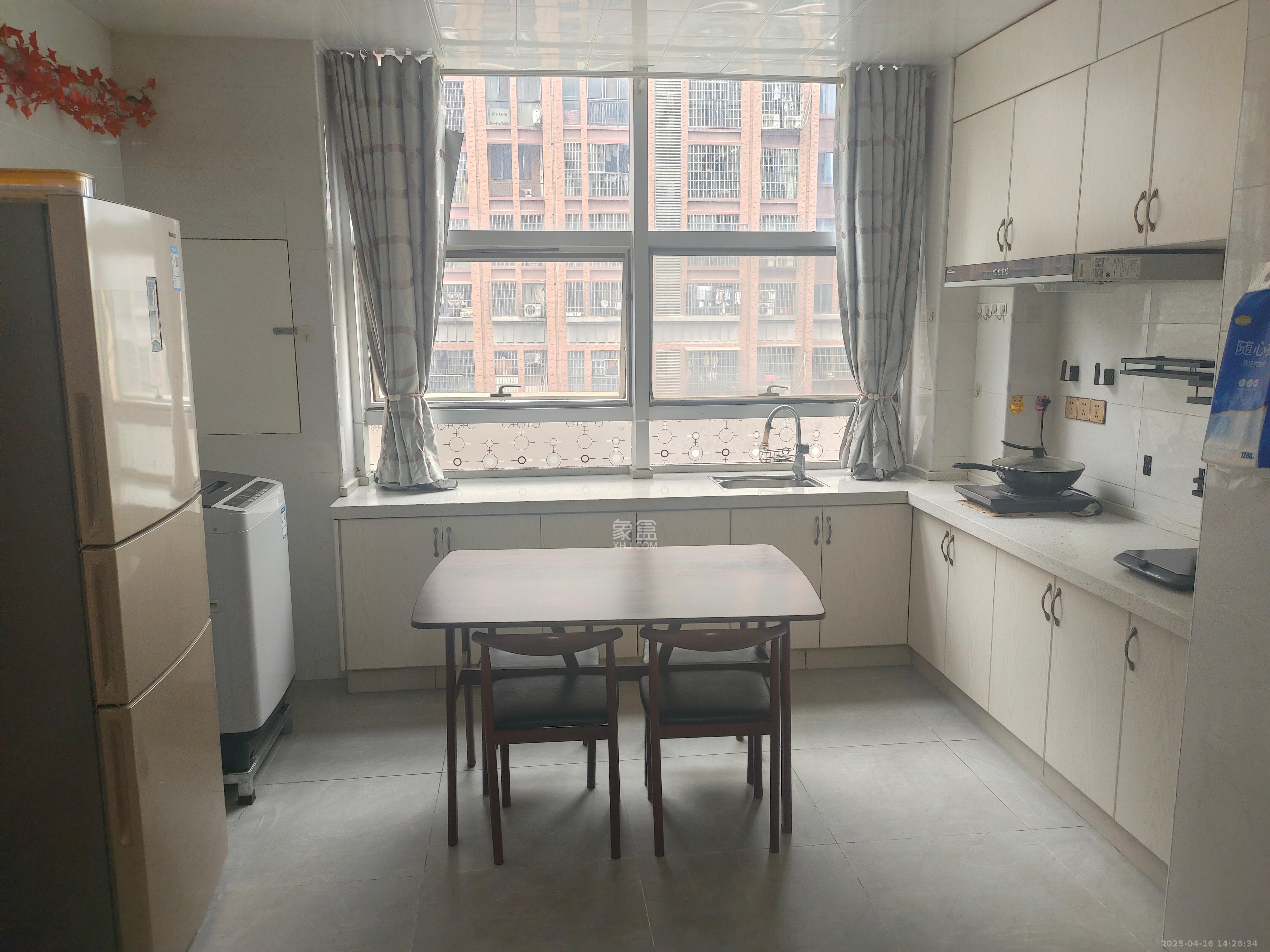 东业上城嘉苑(晟悦国际) 1室1厅1卫 1400.0元/月 东业上城嘉苑(晟悦国际) 1室1厅1卫 1400.0元/月室内图