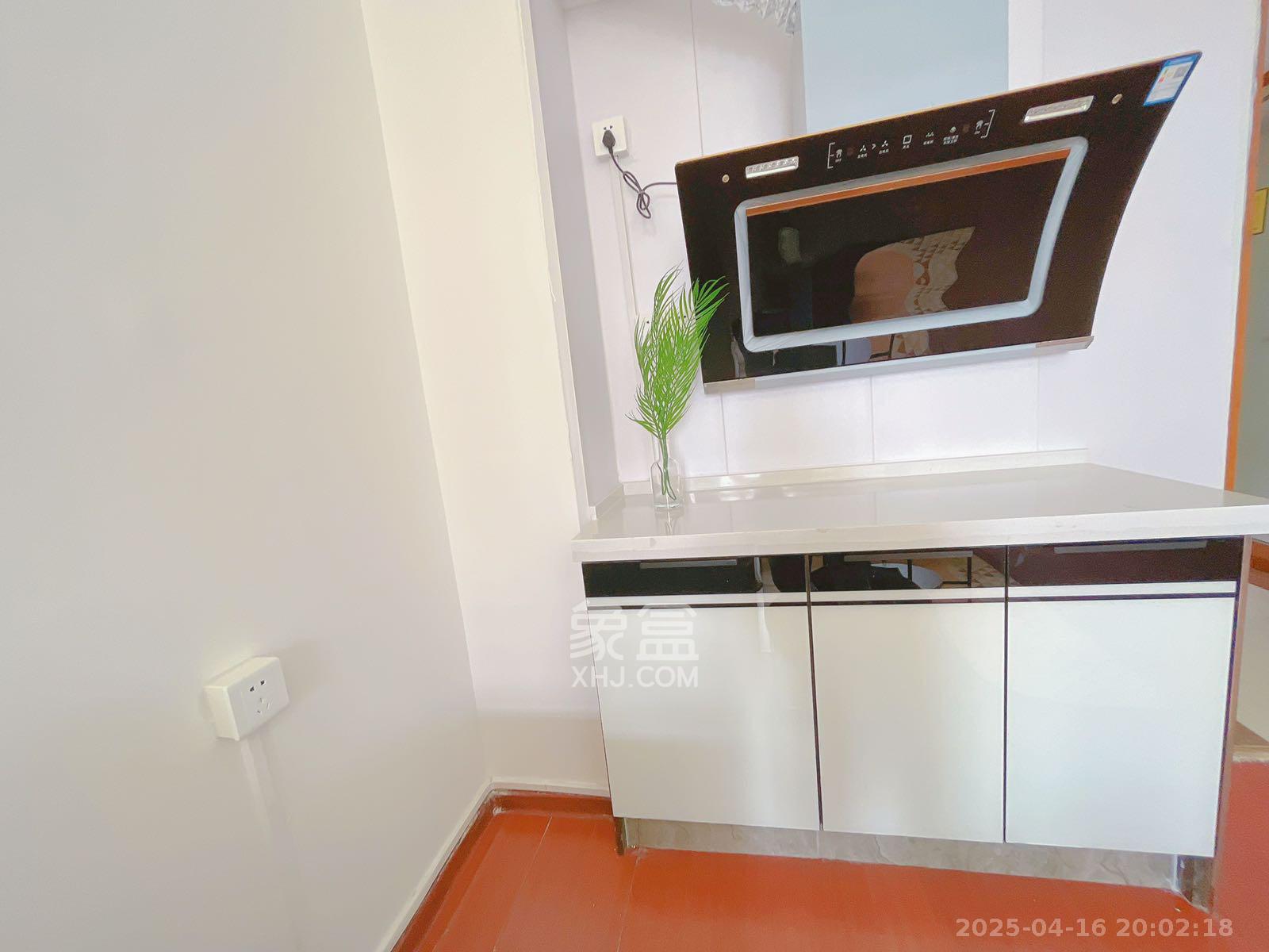 三万英尺  1室1厅1卫    1898.0元/月 三万英尺  1室1厅1卫    1898.0元/月室内图