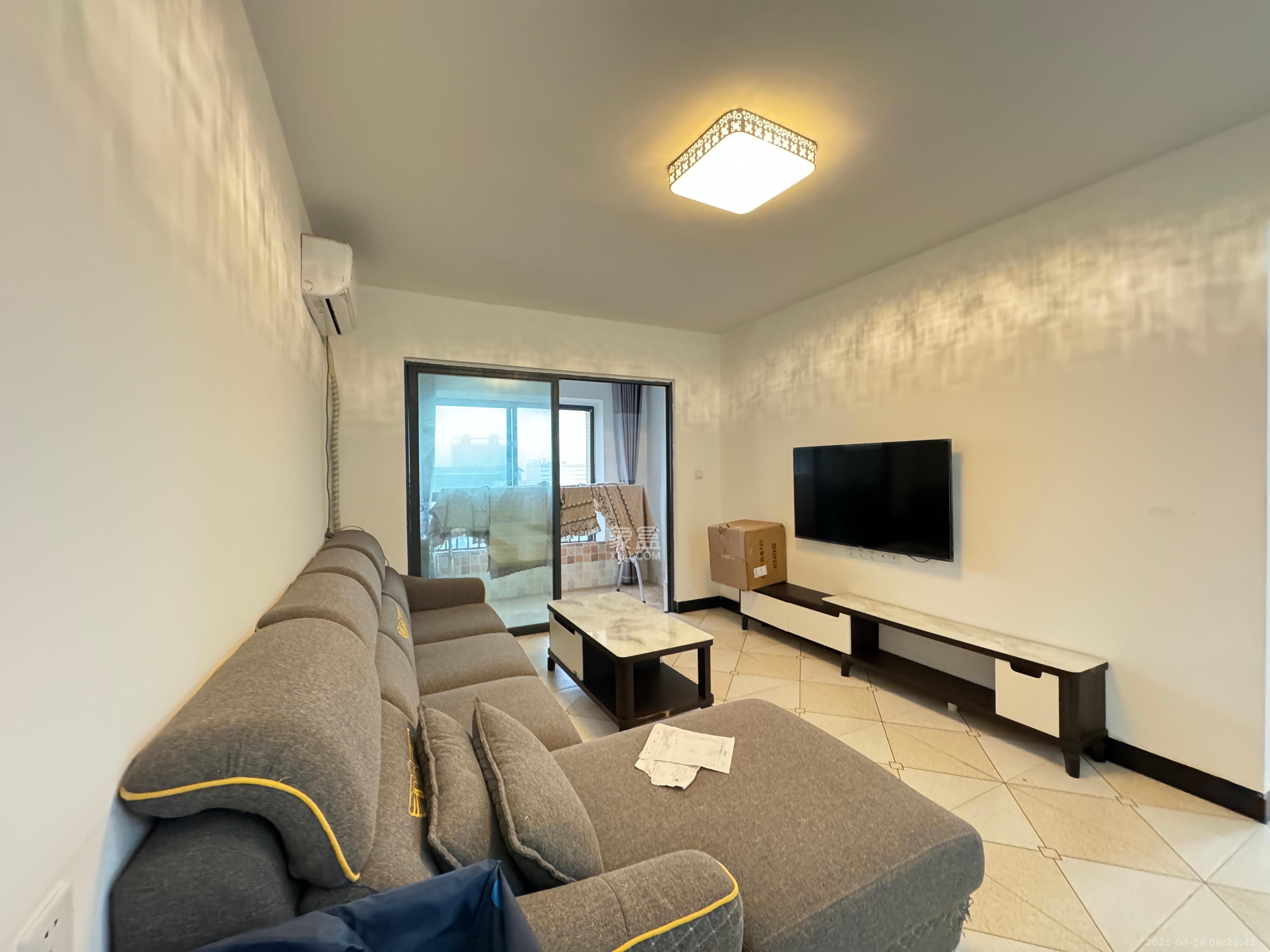 兰亭都荟(璟峰苑)  3室2厅1卫    2700.0元/月 兰亭都荟(璟峰苑)  3室2厅1卫    2700.0元/月室内图1