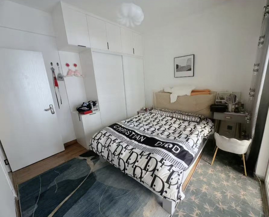 蔚兰天成 1室1厅1卫 88.0万 蔚兰天成 1室1厅1卫 88.0万客厅