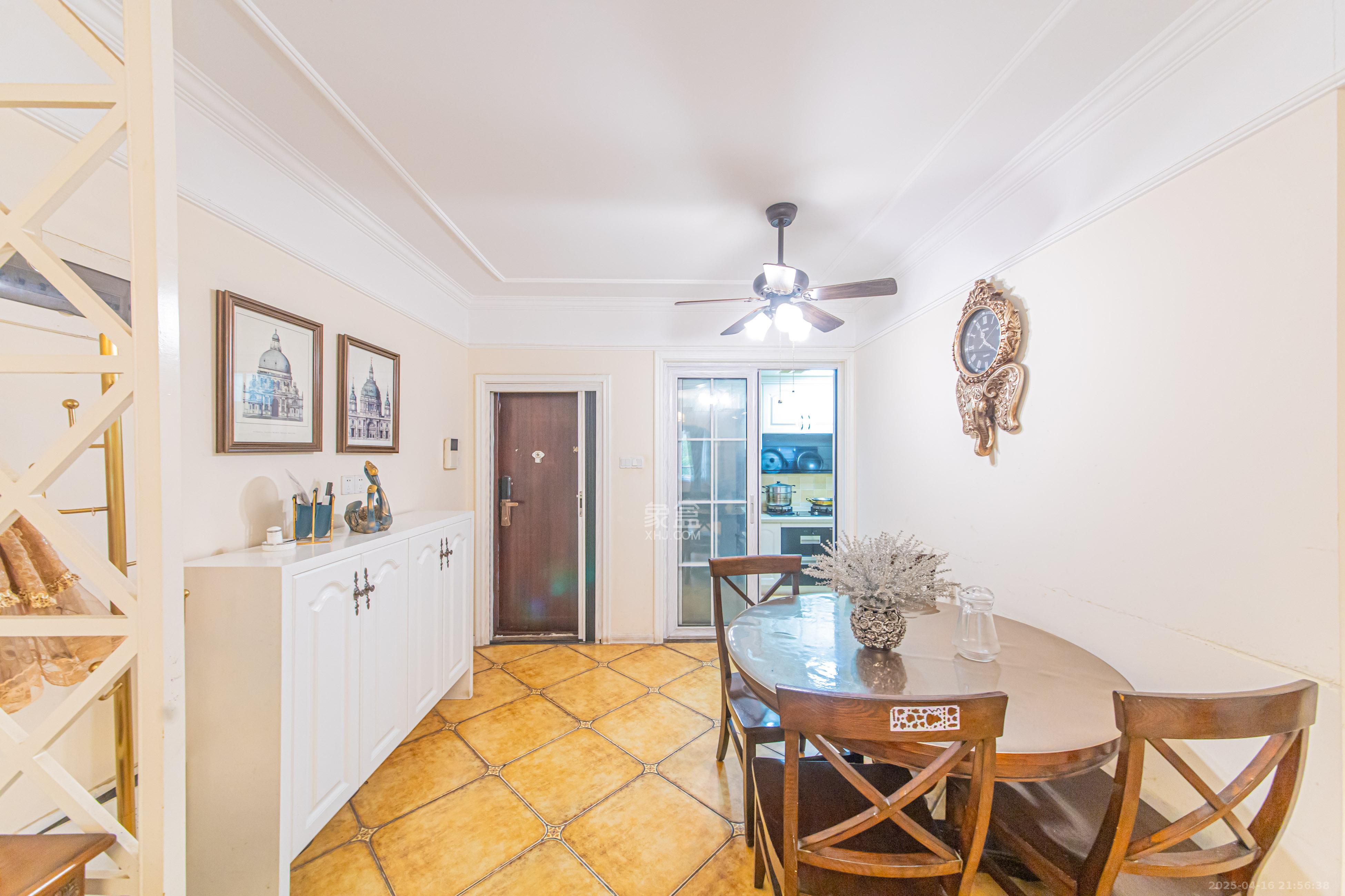 中建芙蓉嘉苑  2室2厅1卫    86.0万 中建芙蓉嘉苑  2室2厅1卫    86.0万客厅