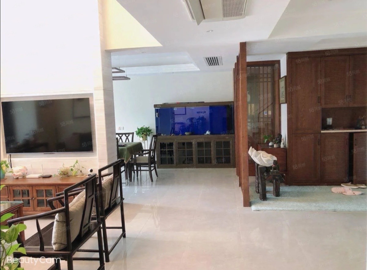 保利中央海岸一二期 4室2厅3卫 500.0万 保利中央海岸一二期 4室2厅3卫 500.0万客厅