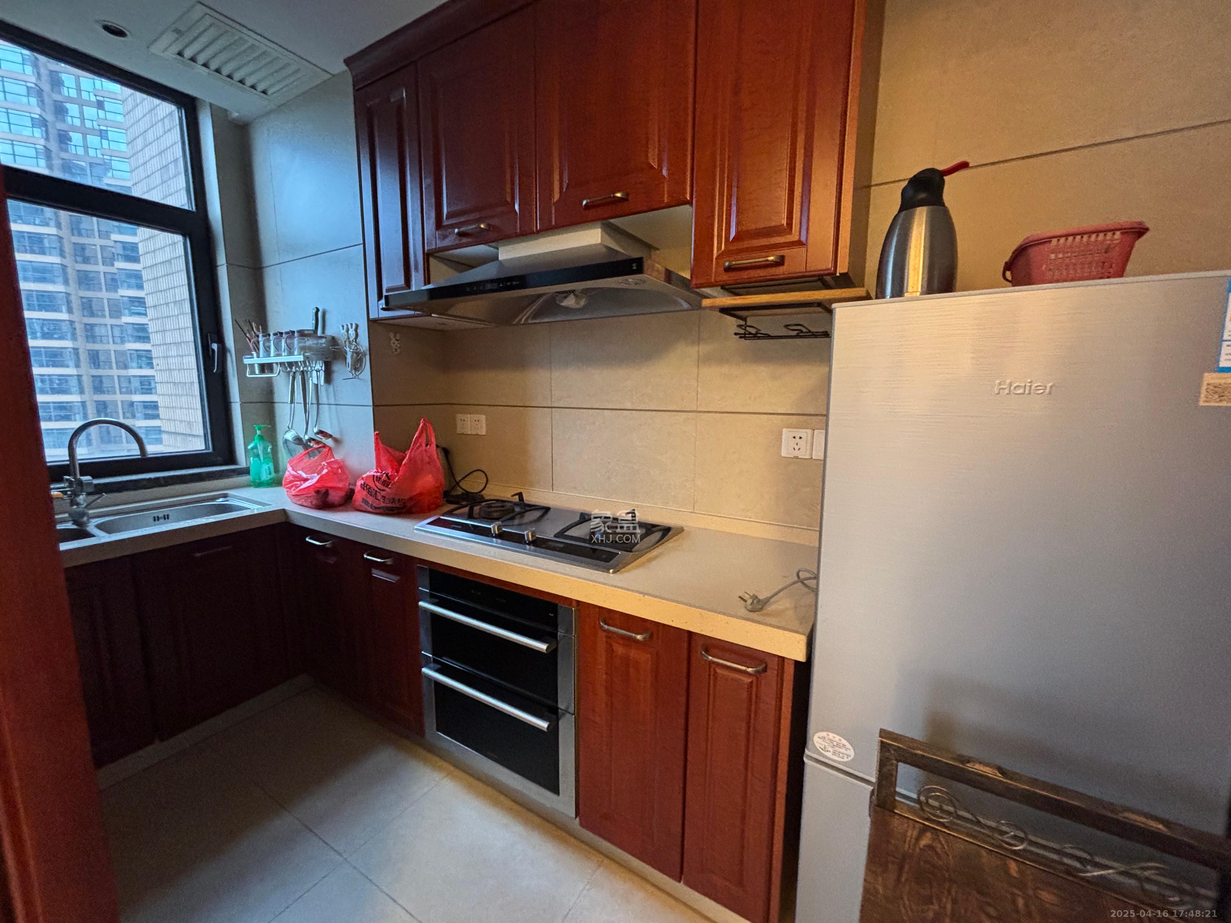 运达中央广场一、二期  3室2厅2卫    7000.0元/月 运达中央广场一、二期  3室2厅2卫    7000.0元/月室内图