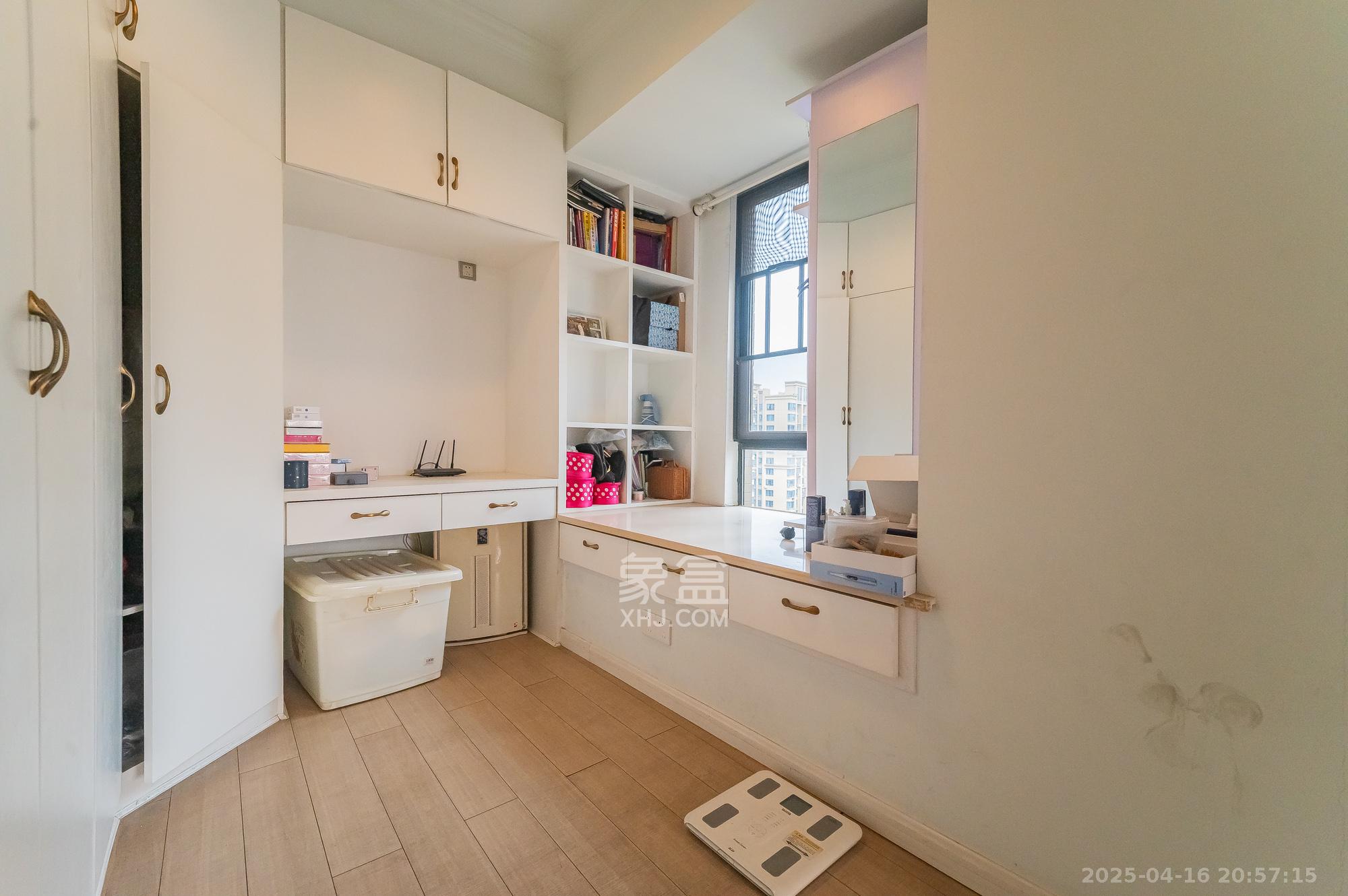 方略城市广场  3室2厅2卫    68.8万 方略城市广场  3室2厅2卫    68.8万卧室