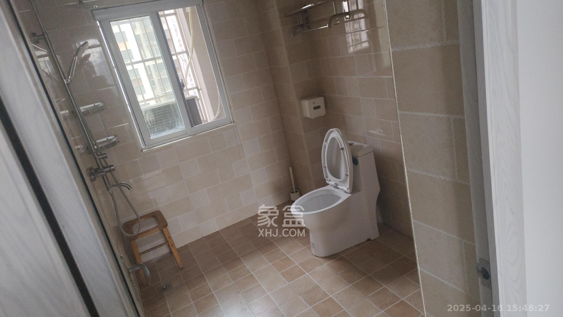 嘉顺苑 5室2厅2卫 2700.0元/月 嘉顺苑 5室2厅2卫 2700.0元/月室内图