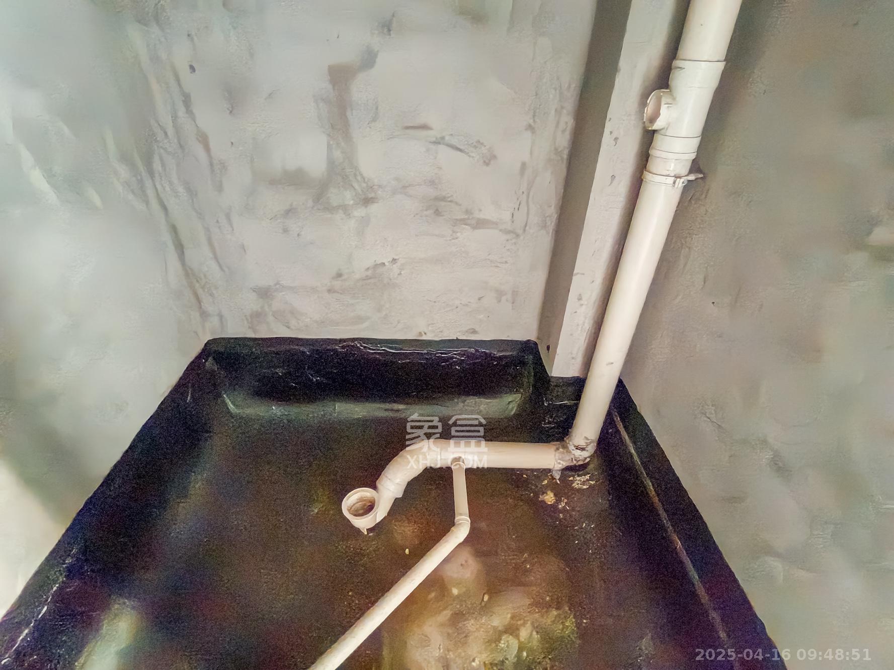 恒广国际物流园  3室2厅2卫    29.8万 恒广国际物流园  3室2厅2卫    29.8万卫生间