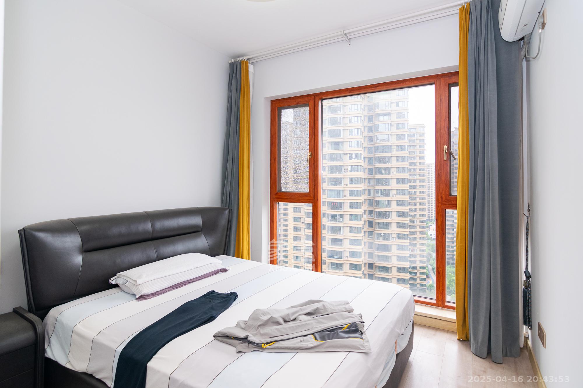 三润城（三润星城）  4室2厅2卫    125.0万卧室