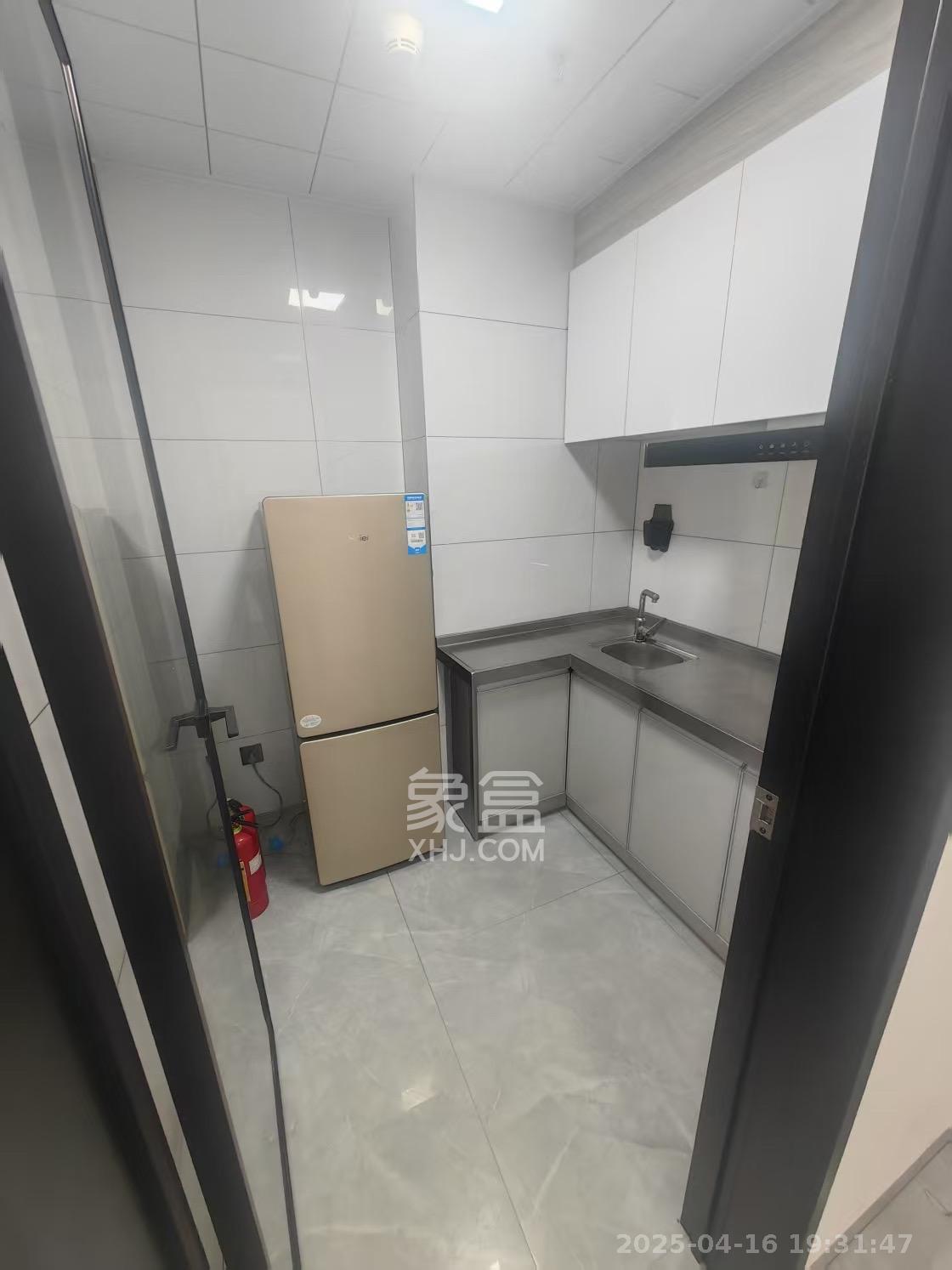 汇景发展环球中心   40.0㎡     2500.00元/月室内图