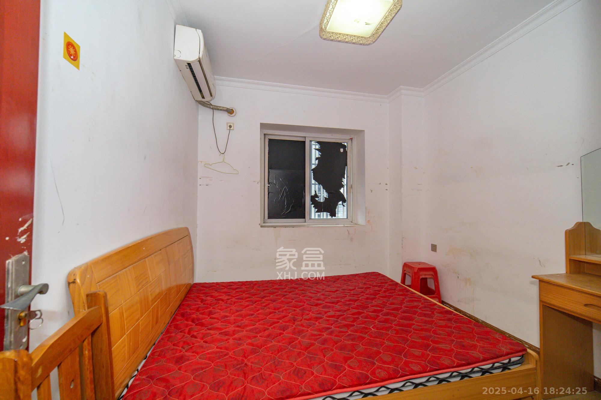 时代星空 3室2厅2卫 70.0万 时代星空 3室2厅2卫 70.0万卧室